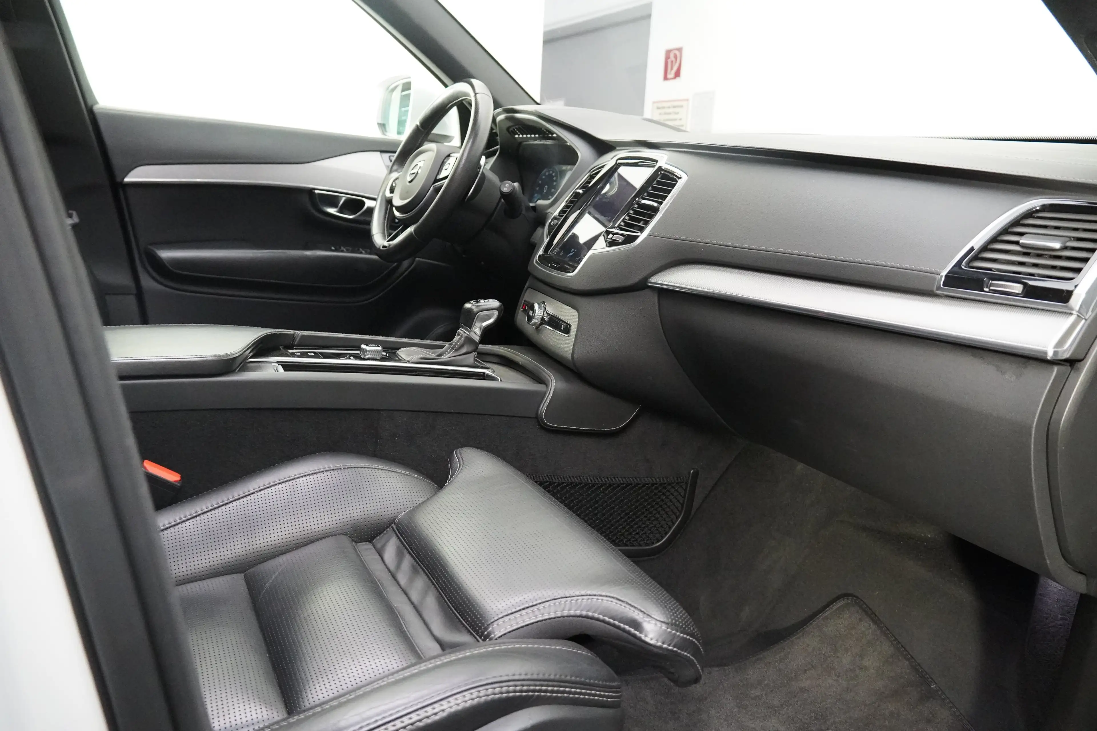 Volvo XC90 XC90 D5 AWD R-Design — photo 5