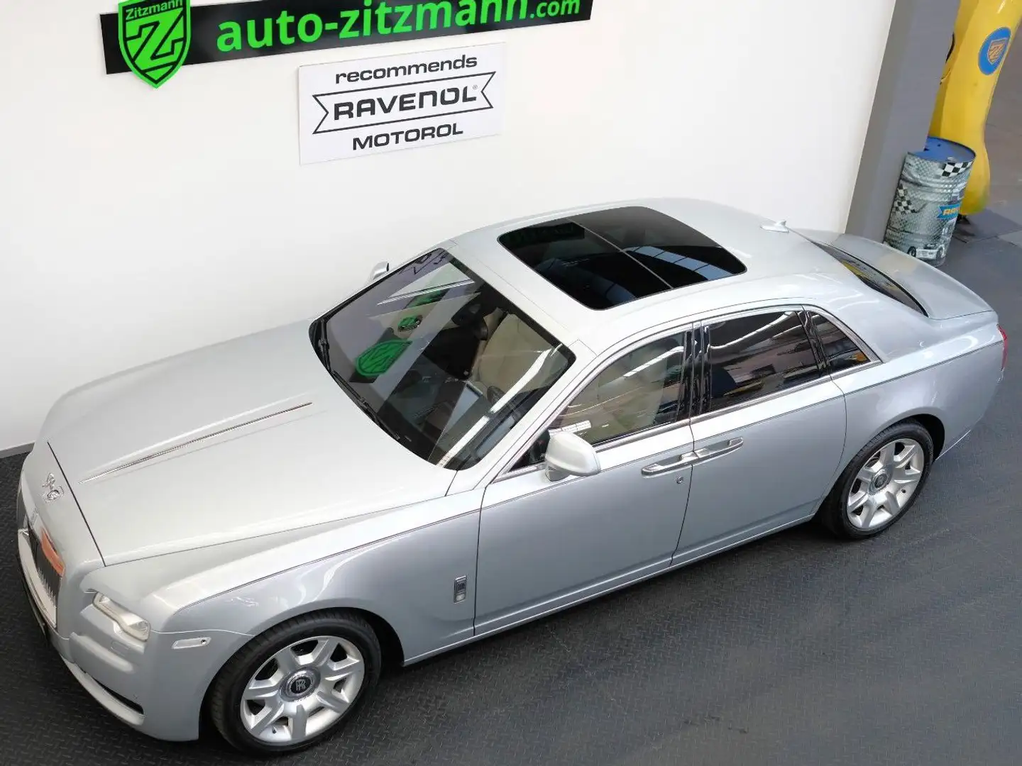 Rolls-Royce Ghost Series II/PANORAMA/NIGHT/REAR-TV/BELÜFTUNG Silber - 1