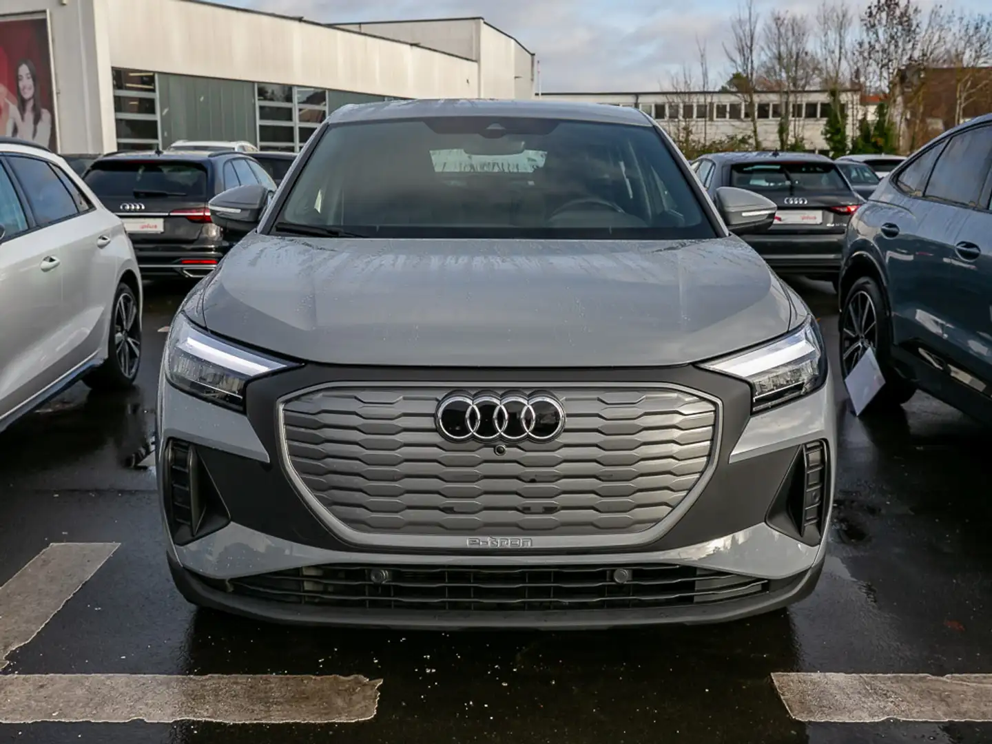 Audi Q4 e-tron Sportback 35 ACC SHZ LED Sportsitze Gris - 2