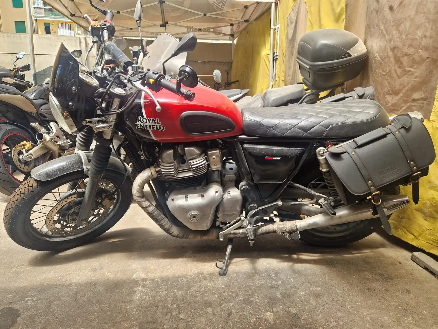 Royal Enfield Interceptor Rosso - 1