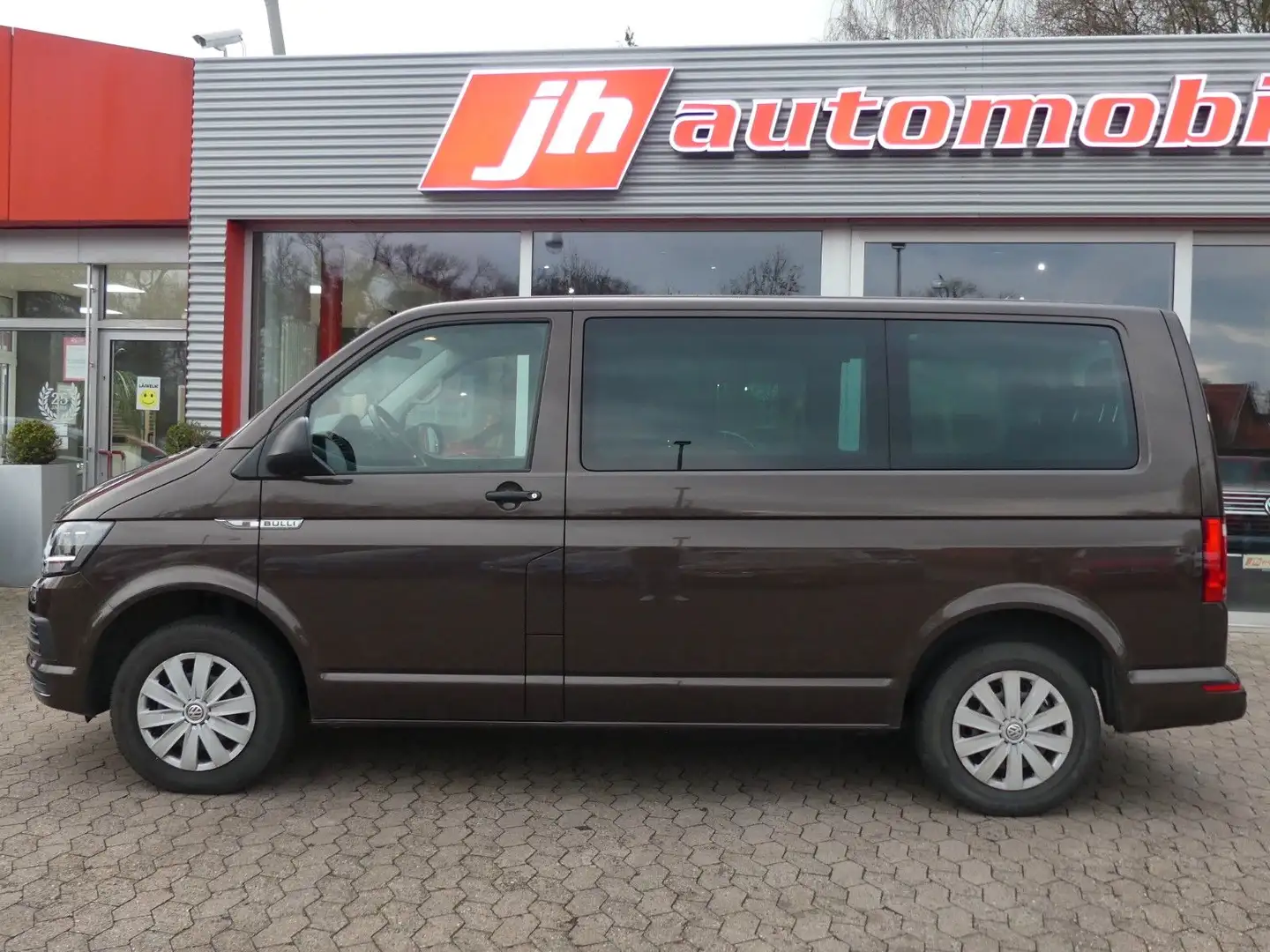 Volkswagen T6 Multivan 7 Sitze*AHK*SHZ*PDC*ab 299€ Braun - 2