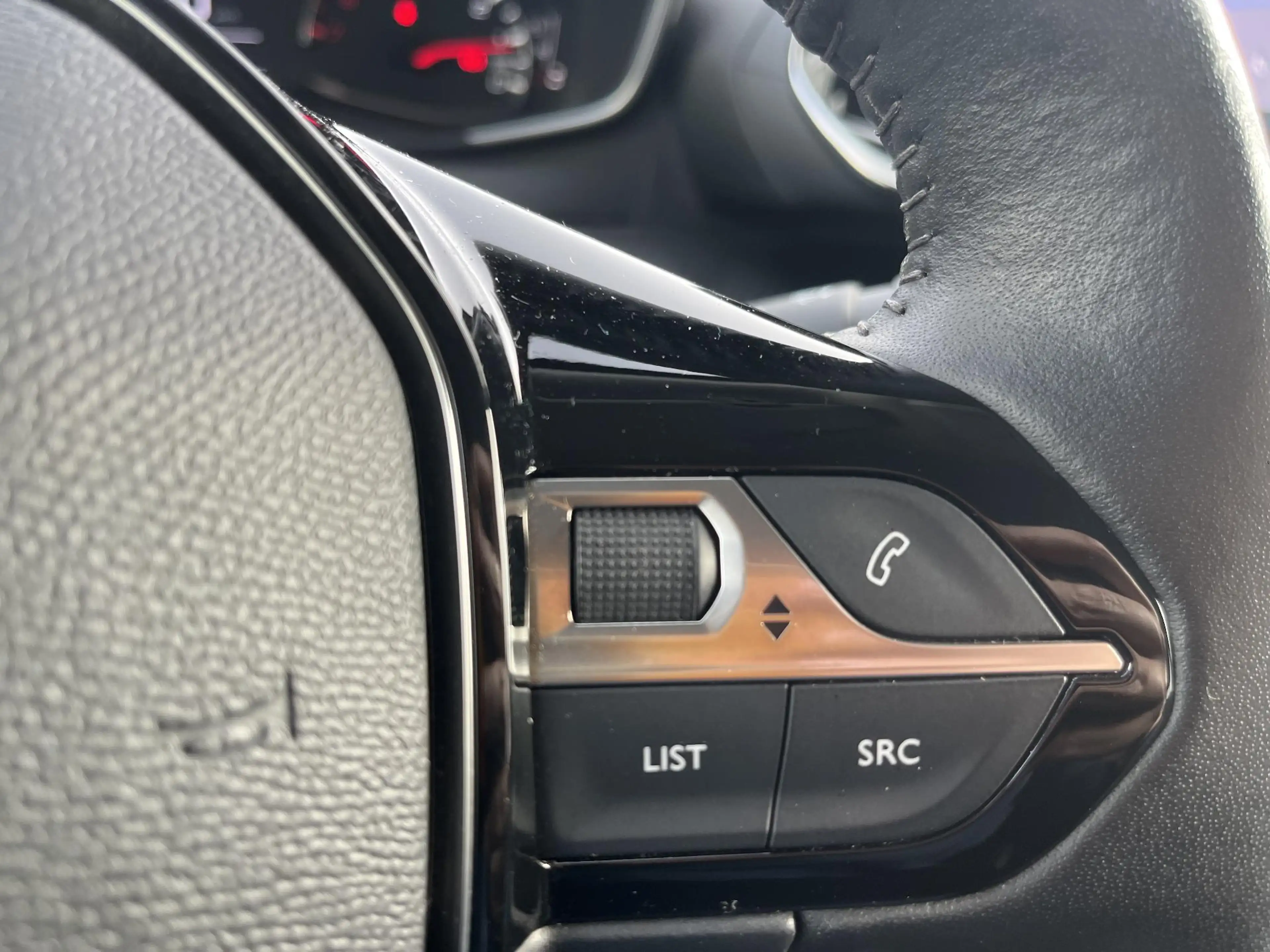 Peugeot 2008 1.2 PureTech Allure | Cruise Control | Navigatie | — photo 15
