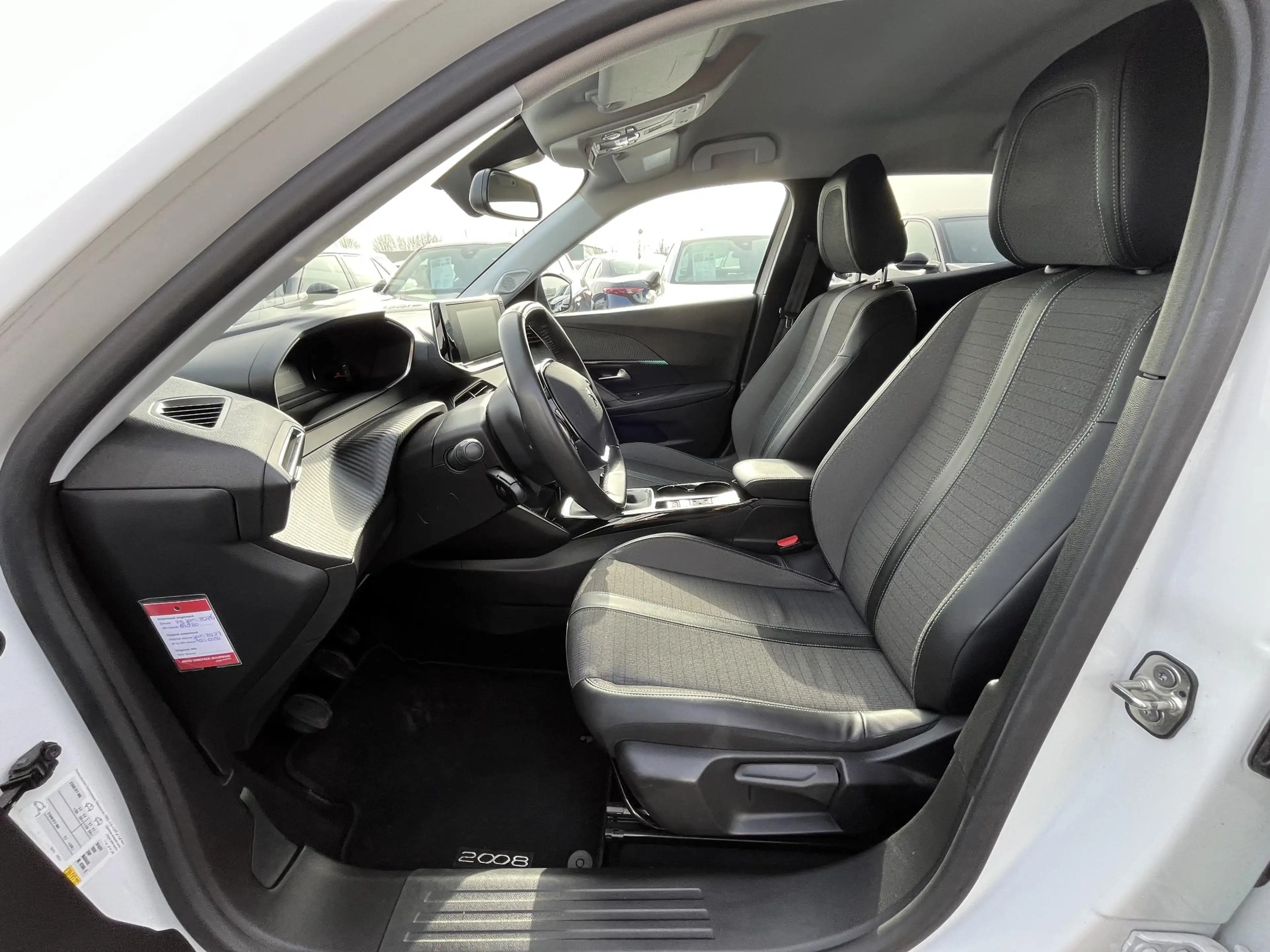 Peugeot 2008 1.2 PureTech Allure | Cruise Control | Navigatie | — photo 9