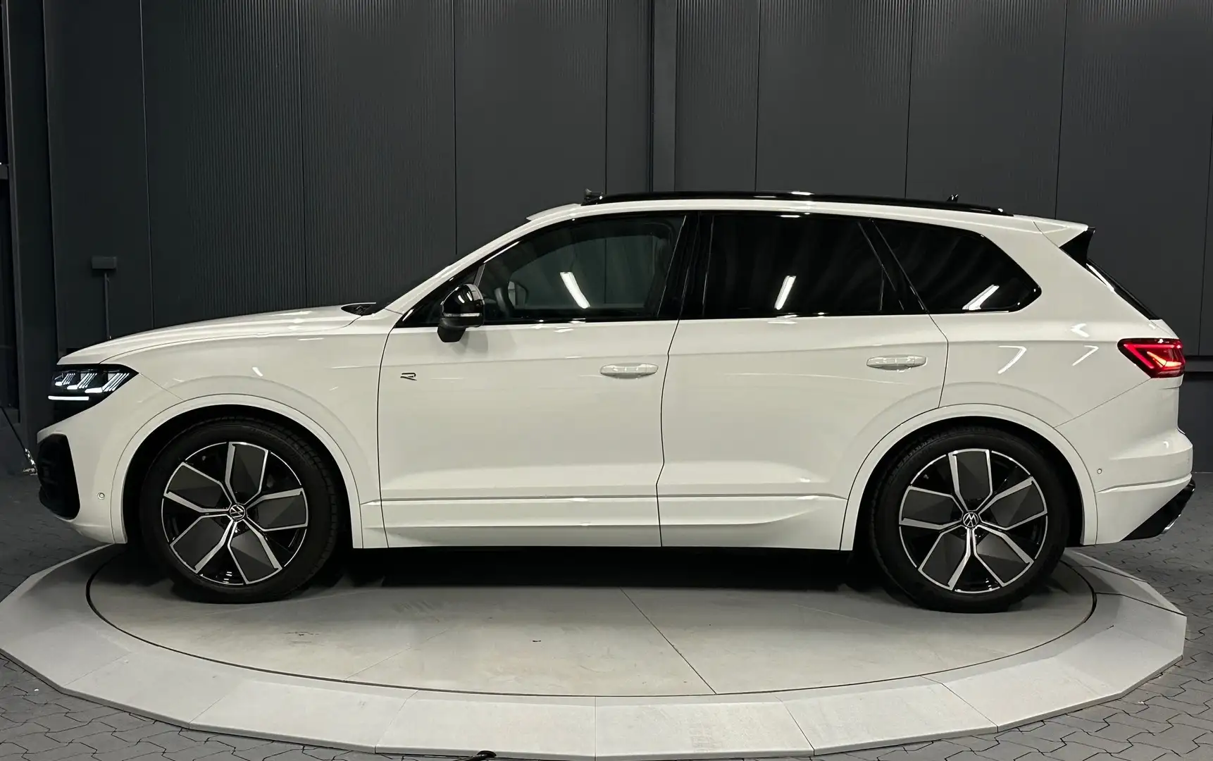 Volkswagen Touareg V6 TDI 4Mot. R-Line*Black Style*21Zoll*NP:112.180* Weiß - 2