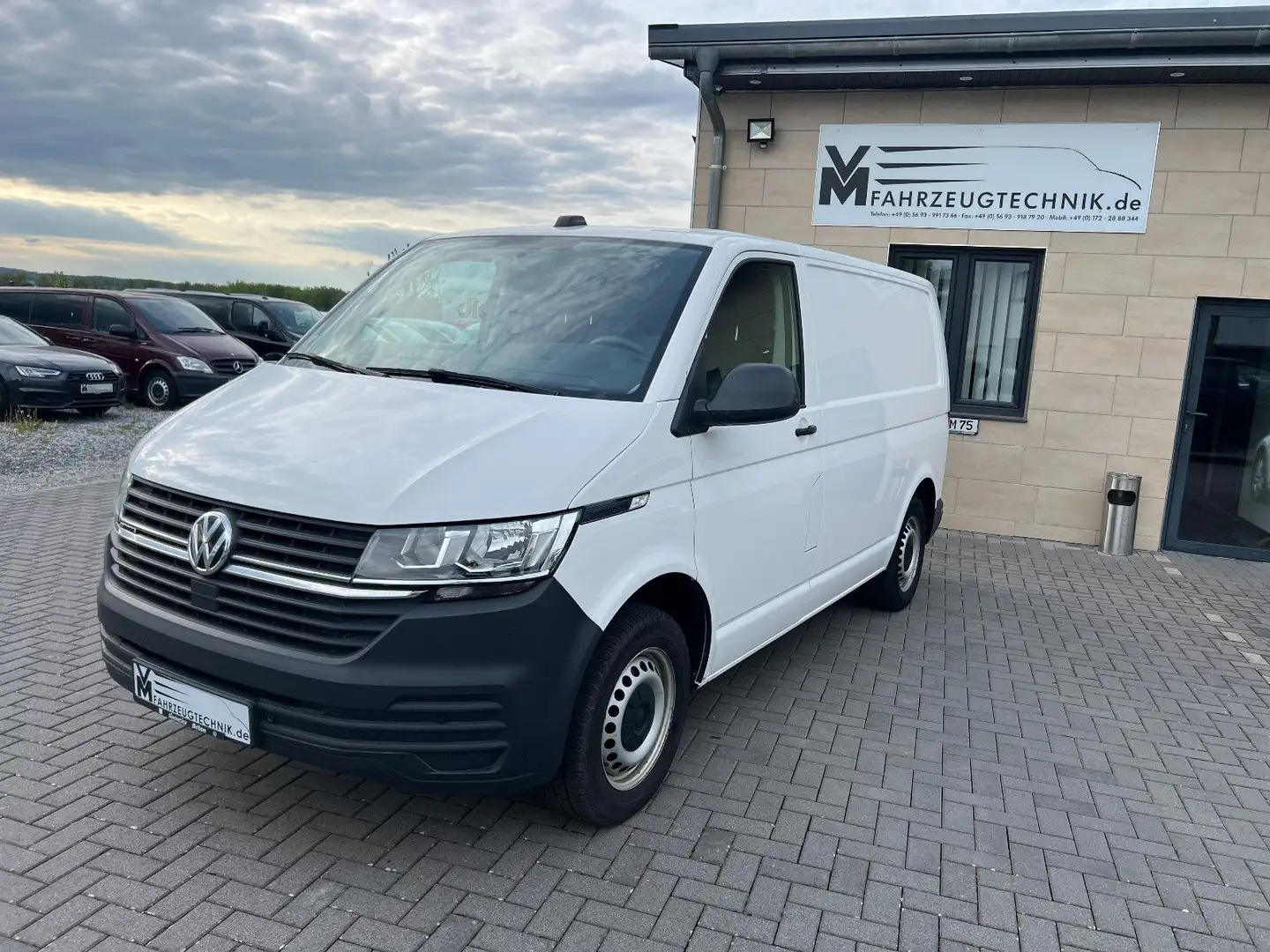 Volkswagen T6 Transporter 4M Navi*R-Kam*Klima*Standh* Weiß - 2