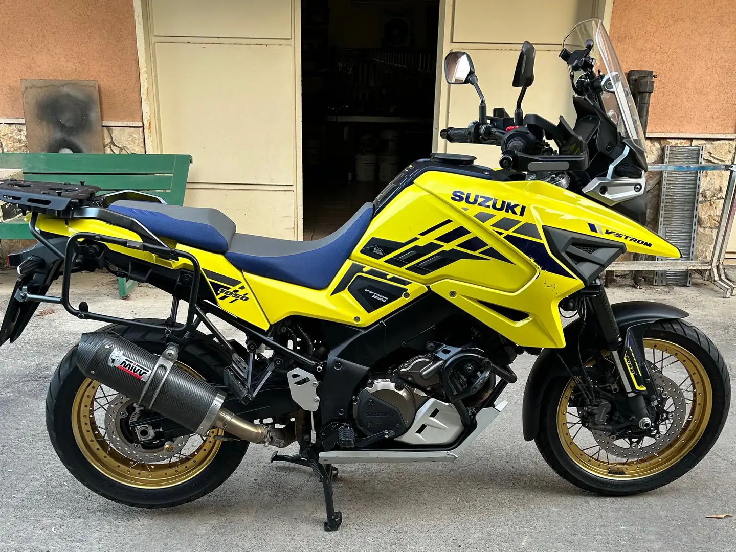 Suzuki V-Strom 1050 XT Amarillo - 1