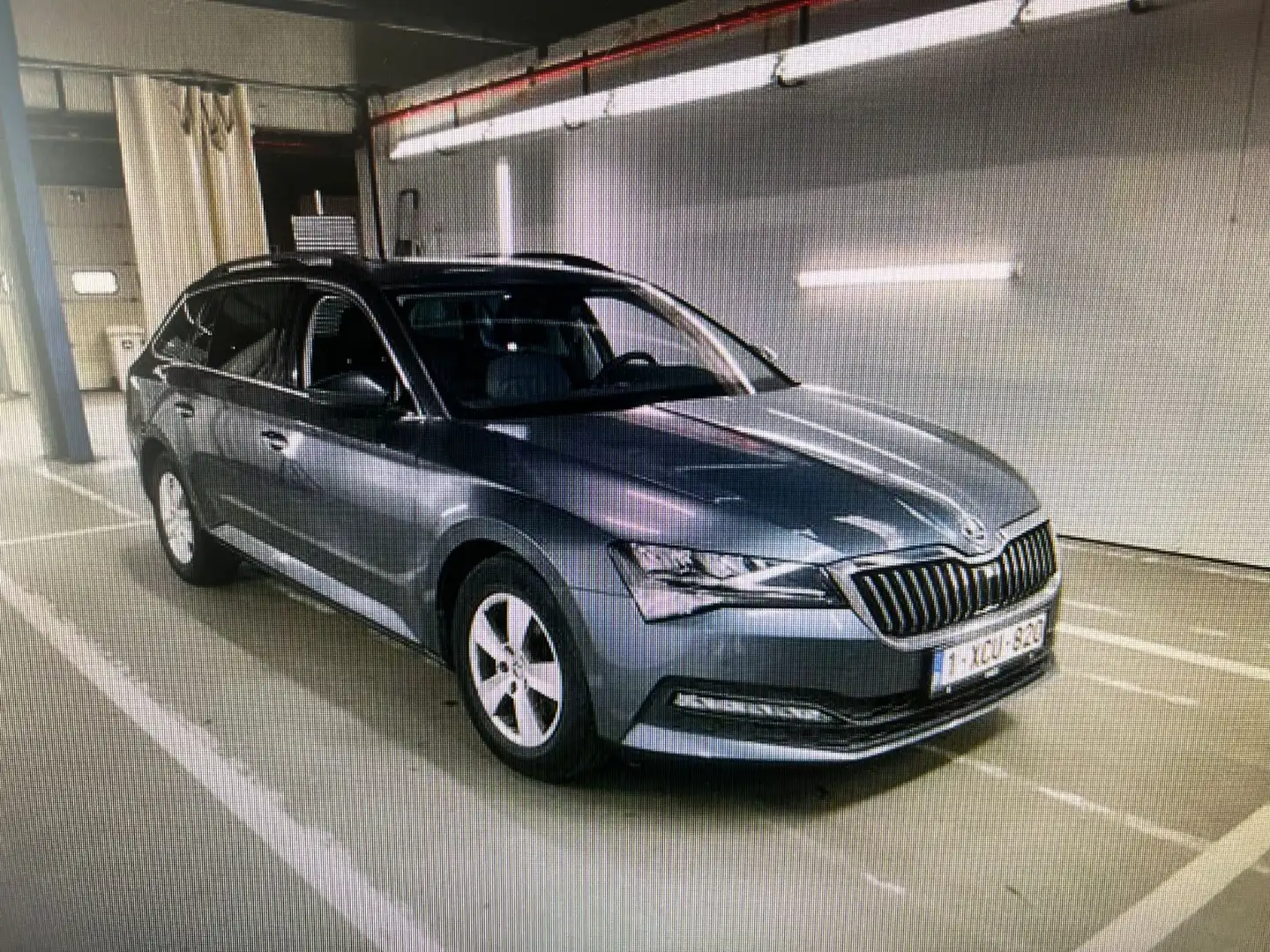 Skoda Superb Combi Ambition 1.HD/V.LEDER/PDC/NAVI/TÜV Grau - 1