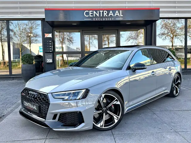 Audi RS4 Avant 2.9 TFSI Quattro 450PK|Pano|B&O|Massage|Head