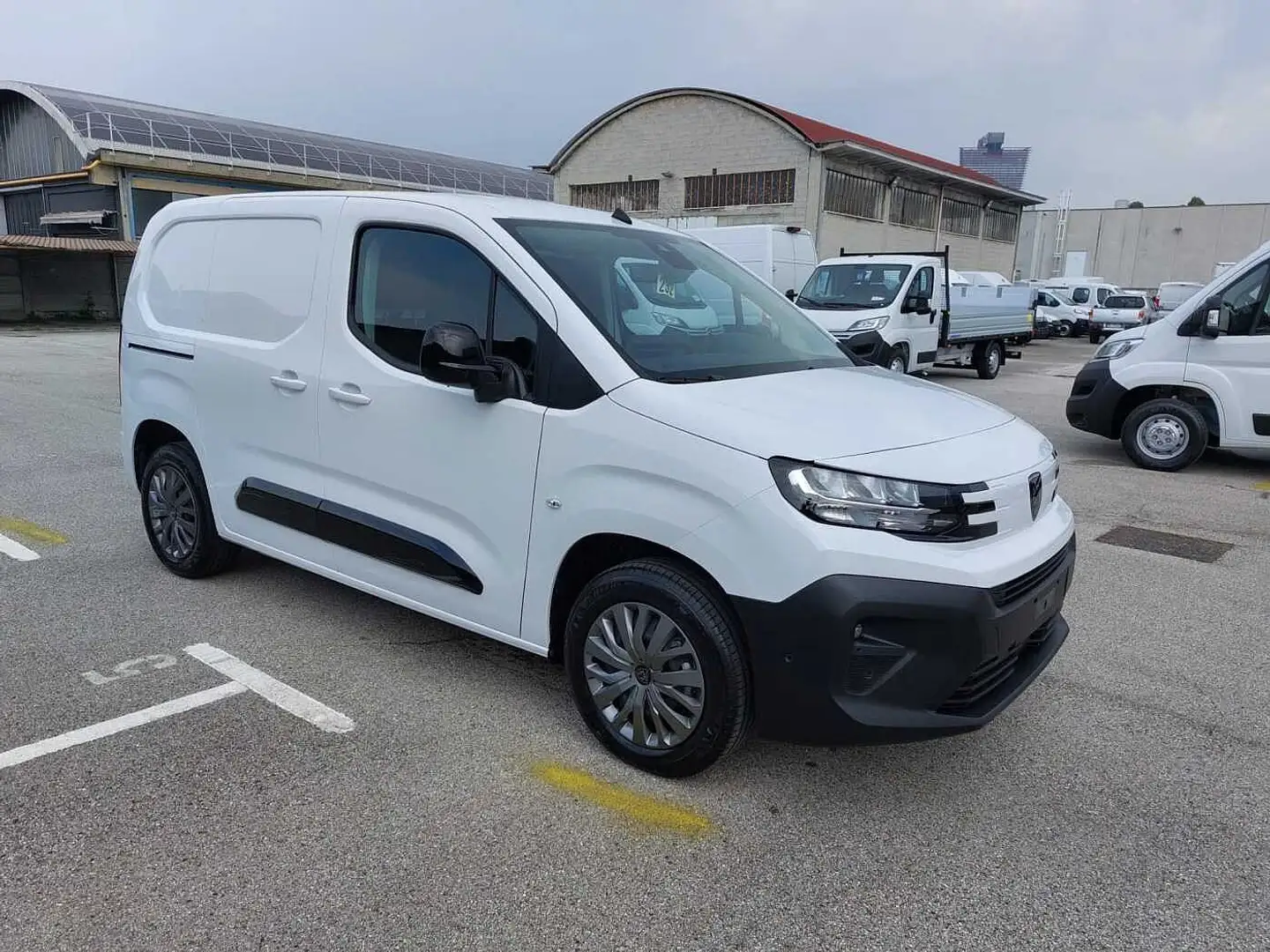 Peugeot Partner Nuovo Partner 3 posti L1 BlueHDi 100 S&S Weiß - 2