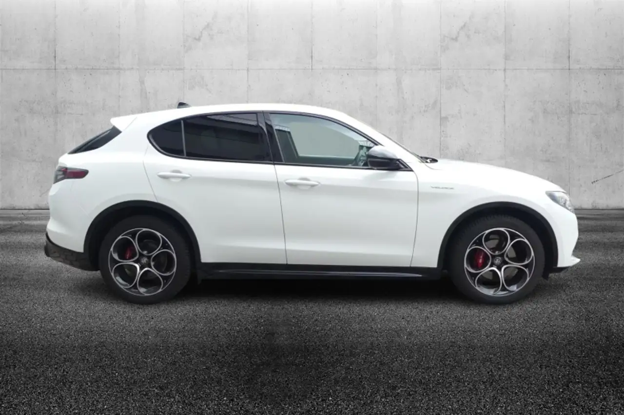 Alfa Romeo Stelvio 2024