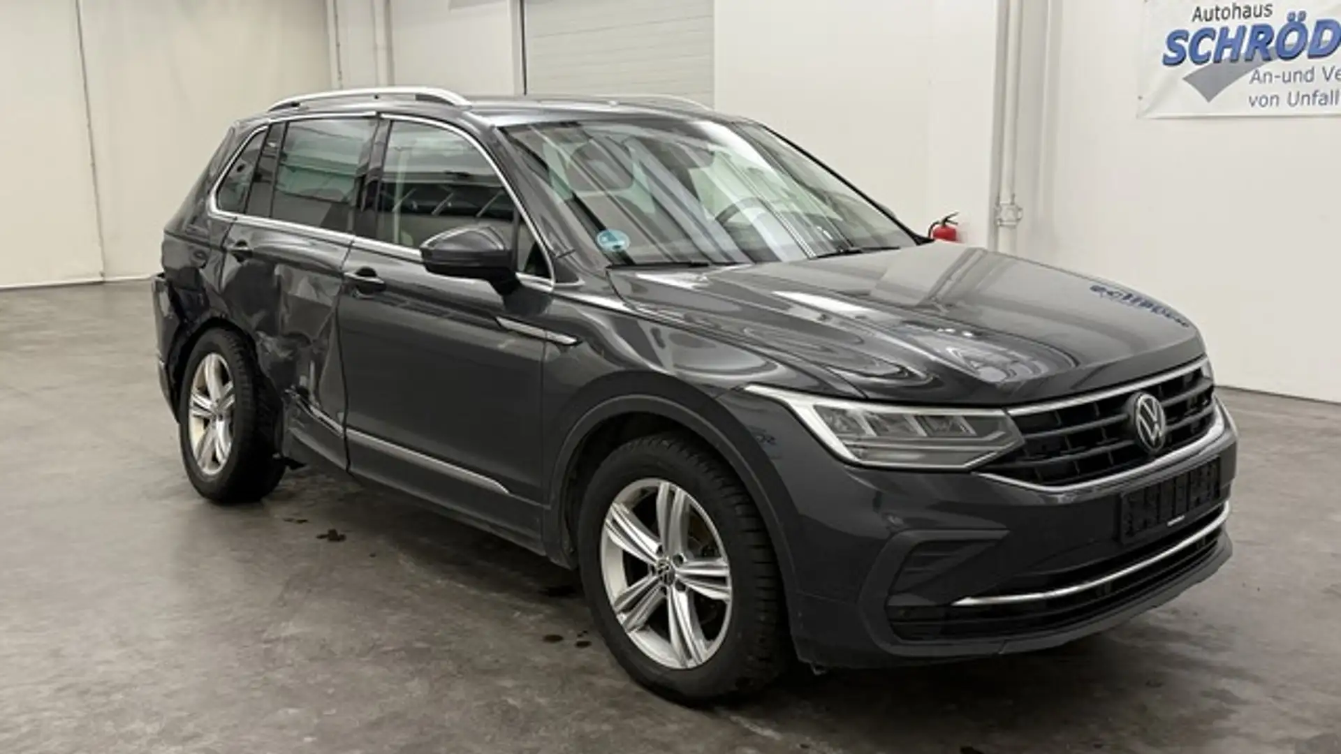 Volkswagen Tiguan 2.0 TDI Life *LED*ACC*CarPlay*Kamera*SHZ* Grijs - 2