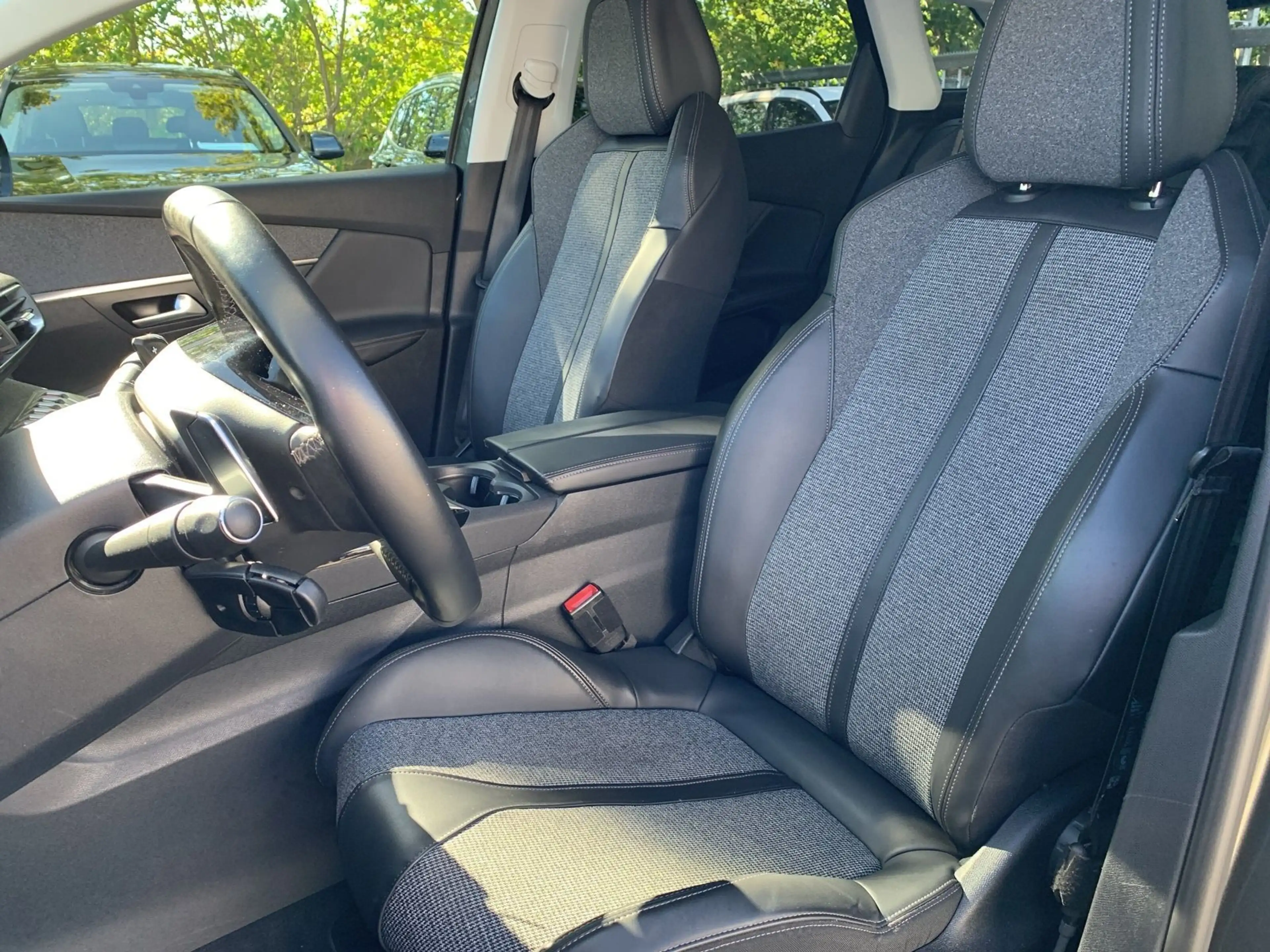 Peugeot 3008 Allure Aut/Navi/Sitzhzg — photo 9