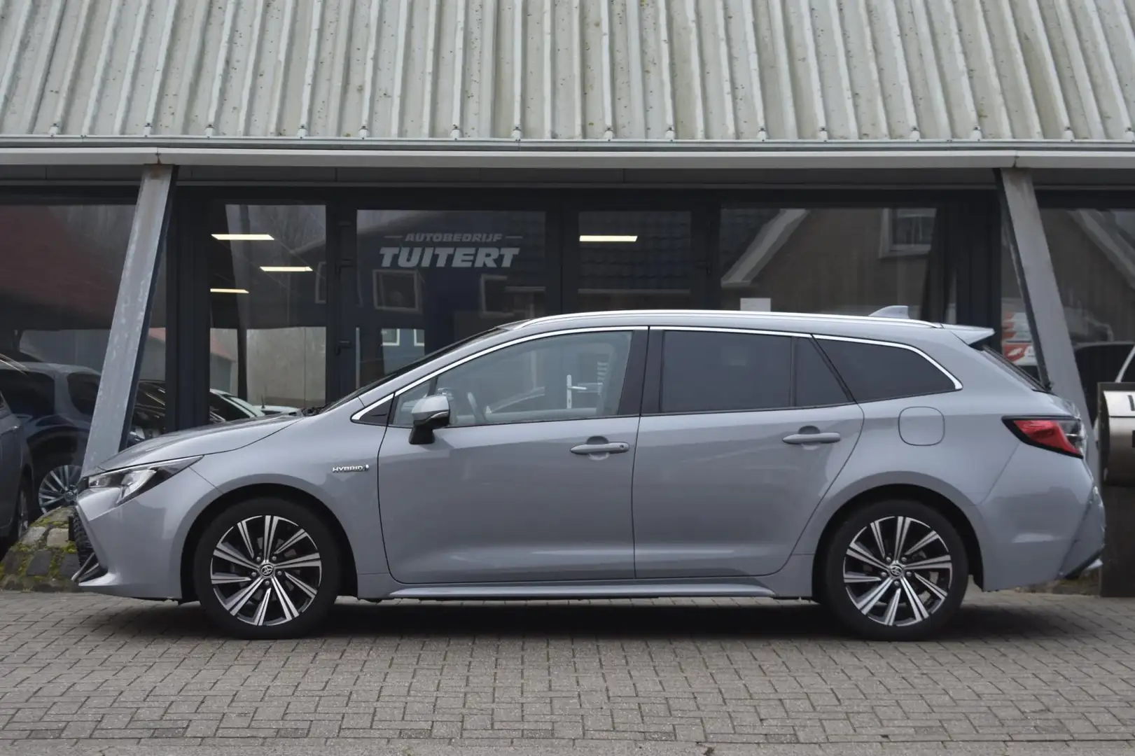 Toyota Corolla Touring Sports 1.8 Hybrid Dynamic | TREKHAAK | APP Grijs - 2
