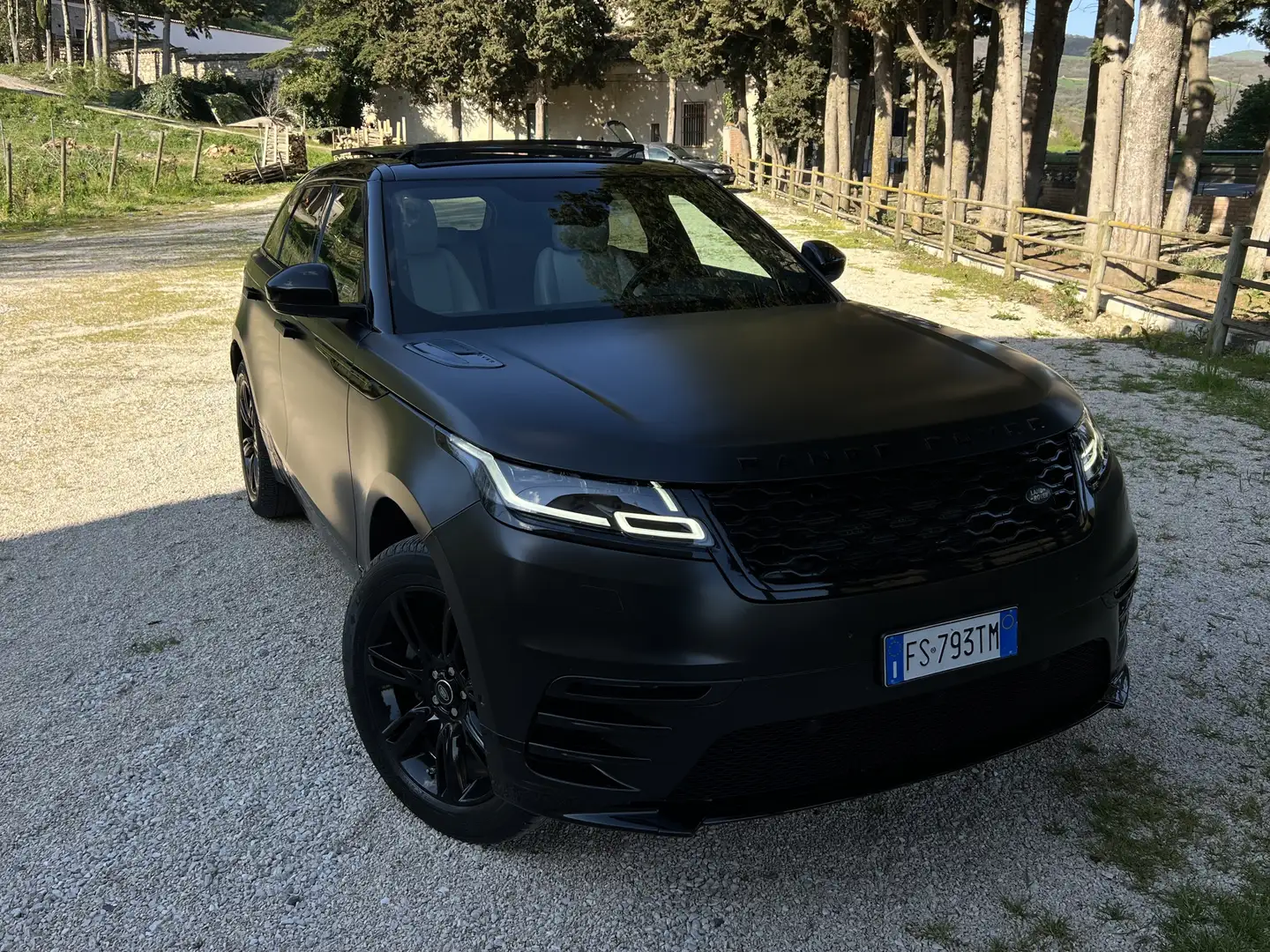 Land Rover Range Rover Velar R-Dynamic HSE MOTORE NUOVO TETTO AMBIENT LIGHT Nero - 1