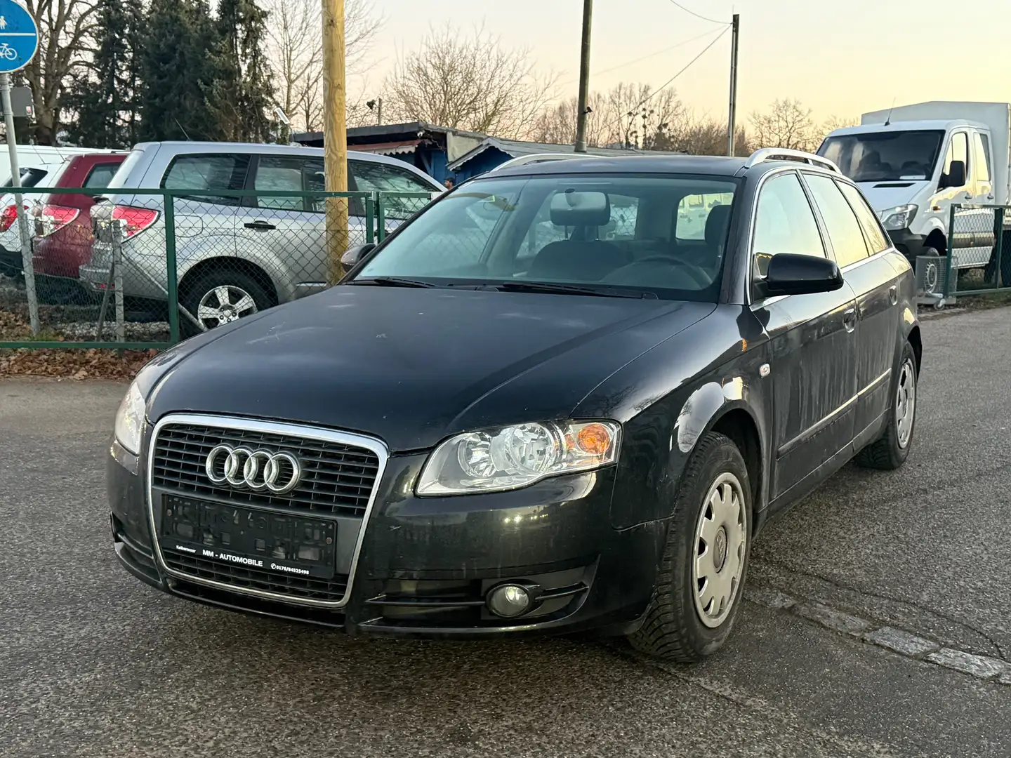 Audi A4 2.0 TDI (103kW) Schwarz - 1