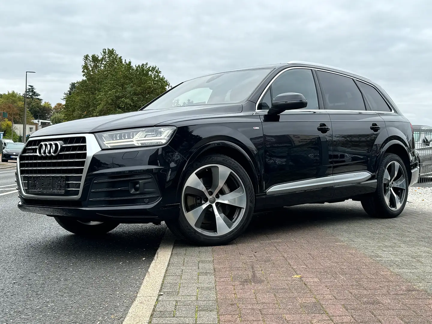 Audi Q7 3.0 TDI quattro 3x S line BOSE Pano 7Sitz Vollaust Noir - 1