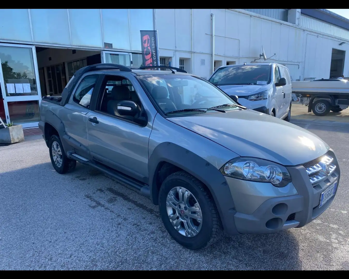 Fiat Strada 1.3 MJT 95CV Pick-up DC Adventure Grigio - 1