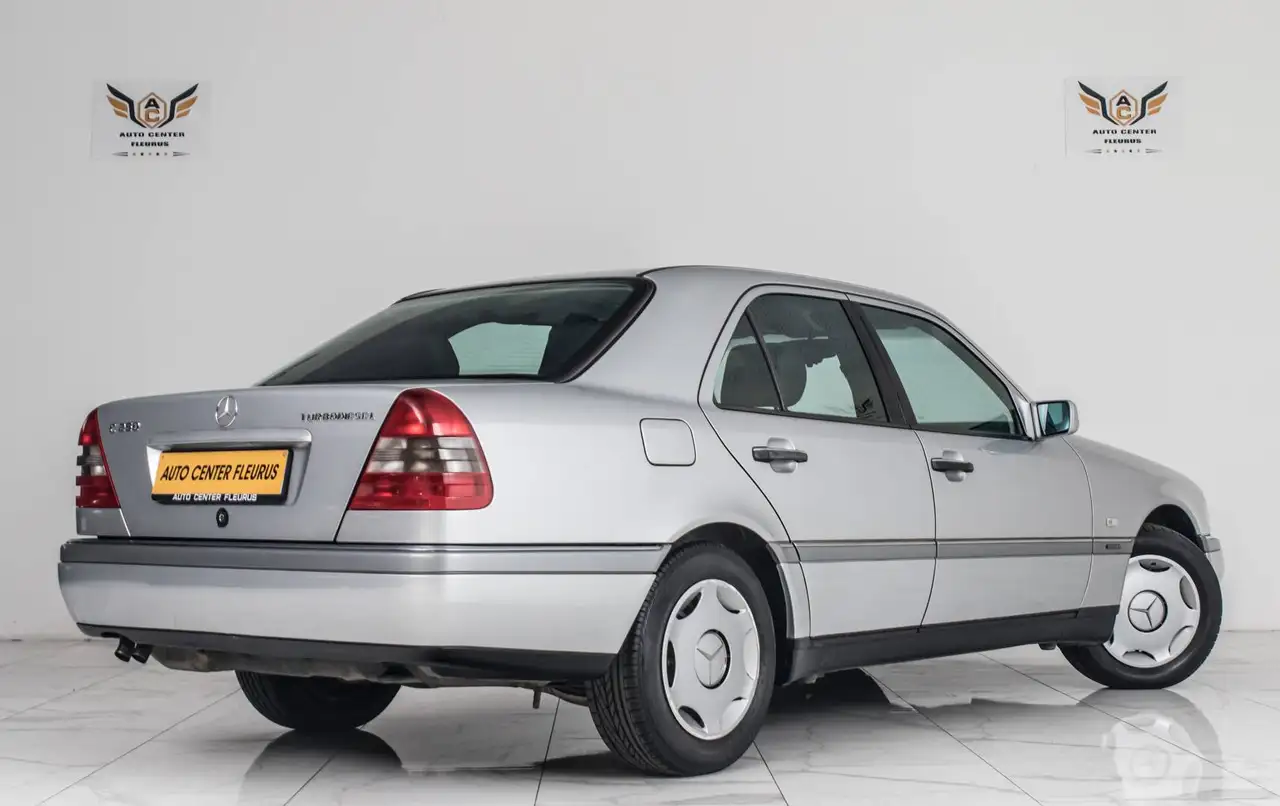 Mercedes-Benz C 250 Turbo Elegance, foto 4