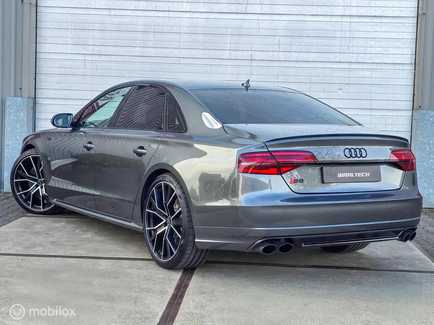 Audi S8 4.0 TFSI S8 Plus 605 PK Quattro Carbon Keramisch Grijs - 2