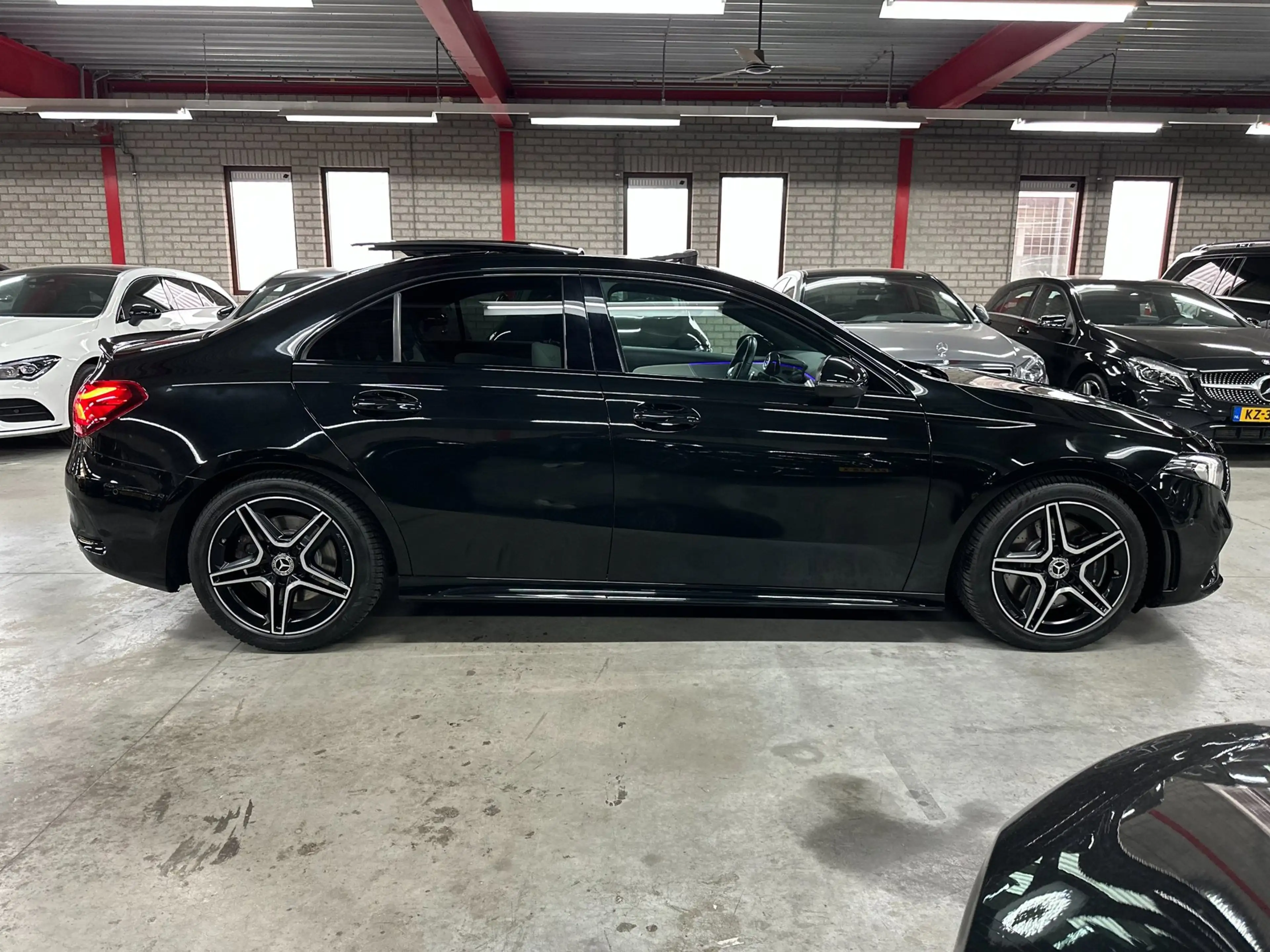 Mercedes-Benz A 250 Premium Plus, AMG, Pano, Leder — photo 7