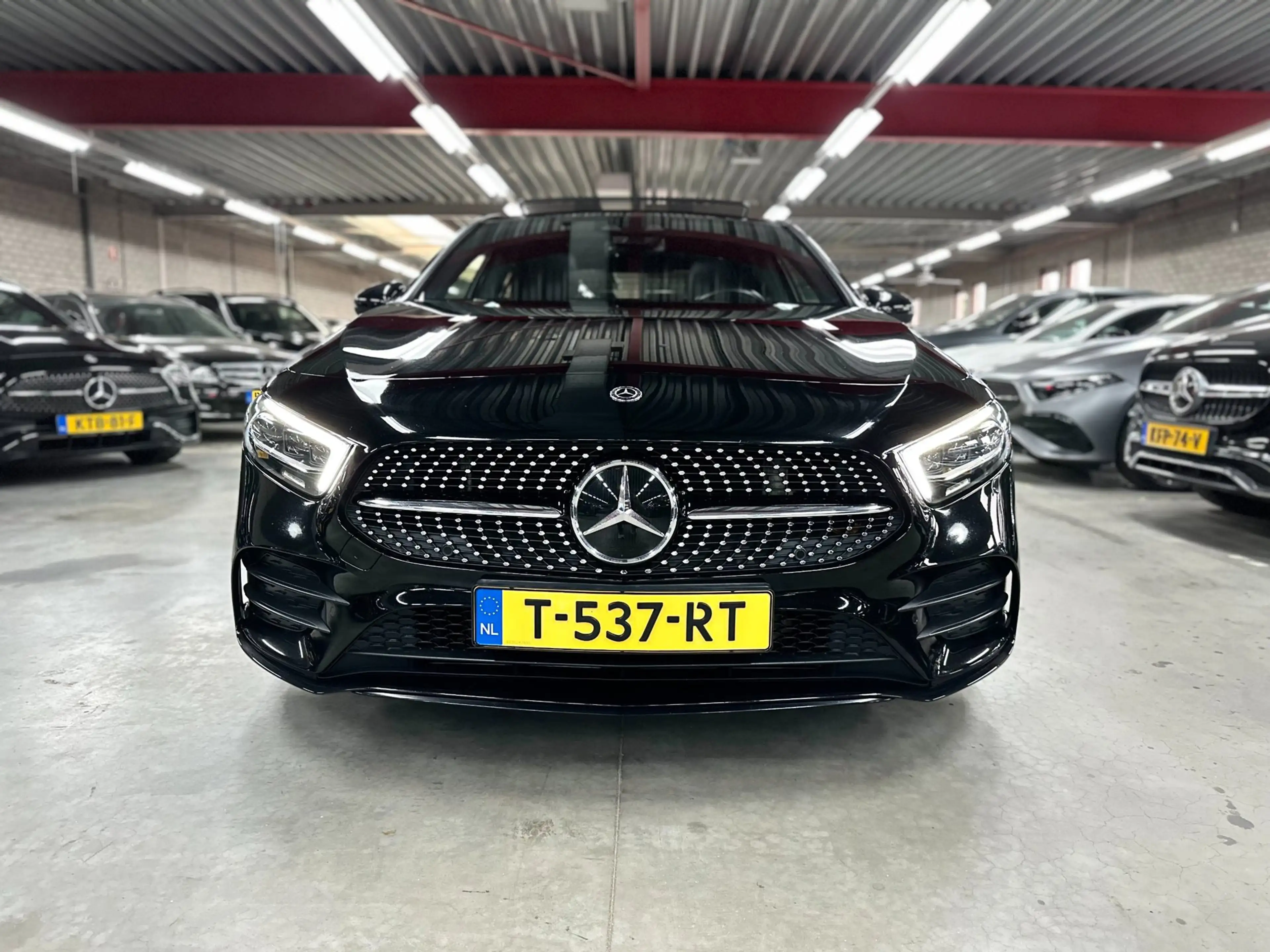 Mercedes-Benz A 250 Premium Plus, AMG, Pano, Leder — photo 9