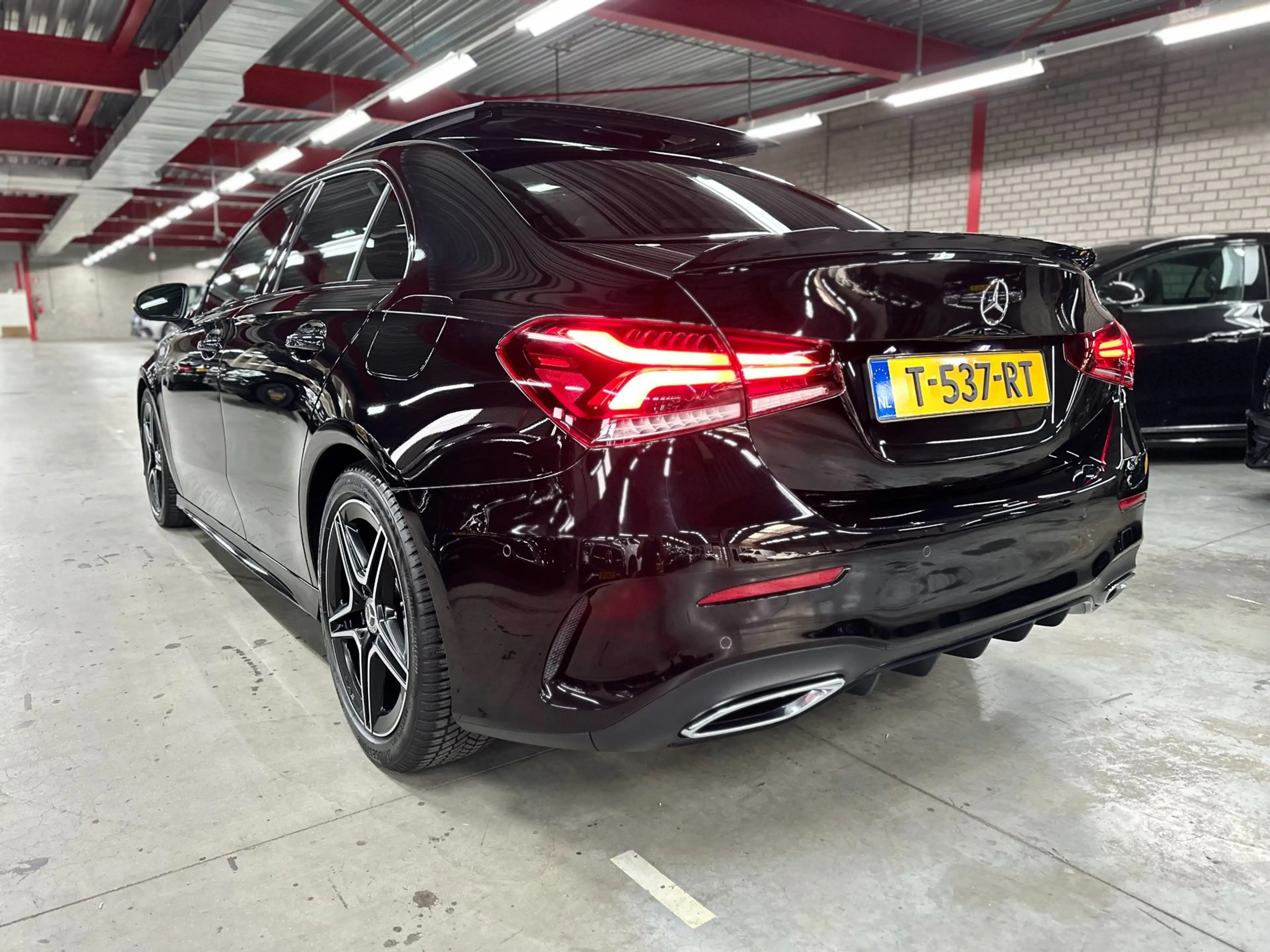 Mercedes-Benz A 250 Premium Plus, AMG, Pano, Leder — photo 4
