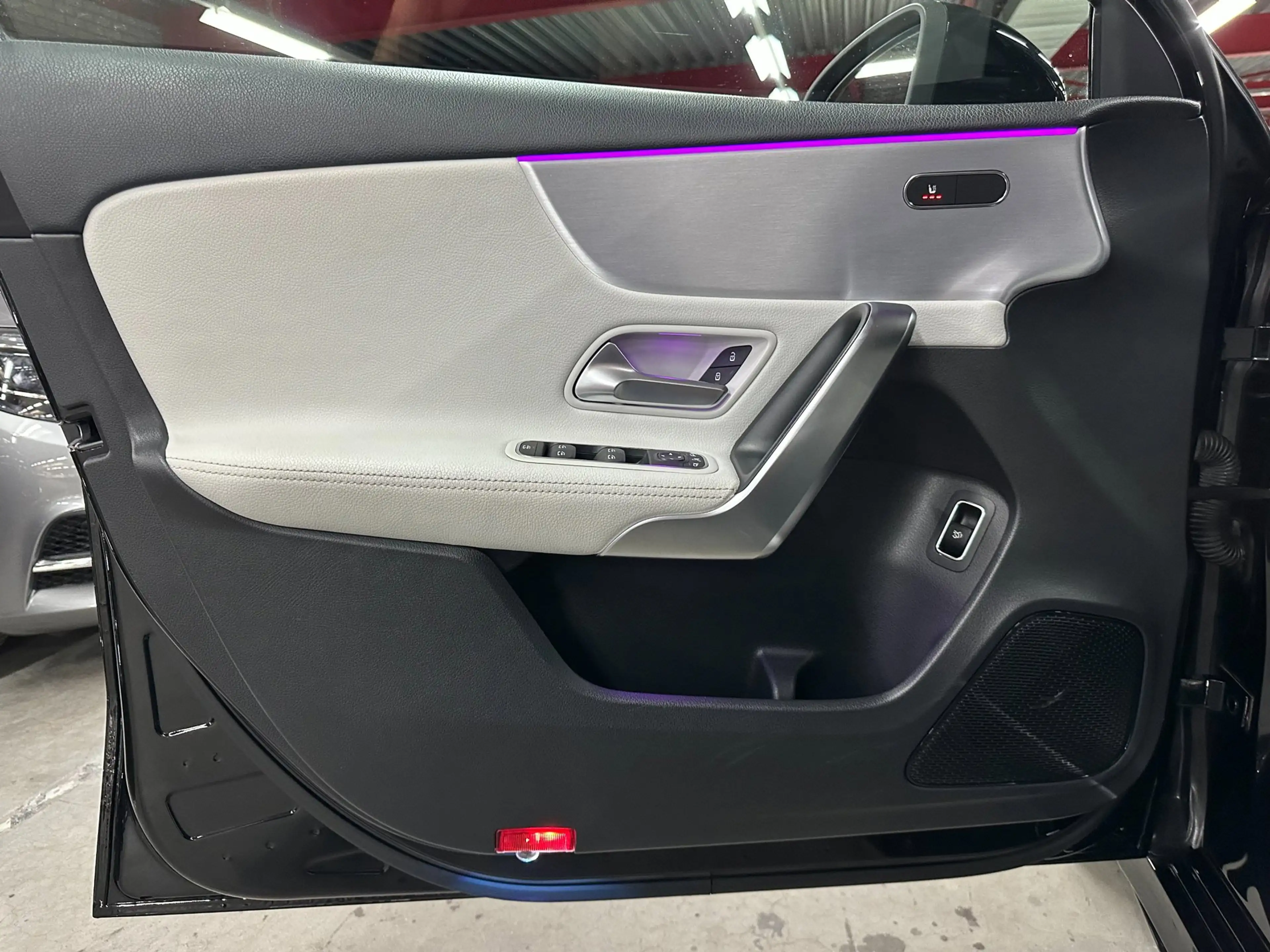 Mercedes-Benz A 250 Premium Plus, AMG, Pano, Leder — photo 13