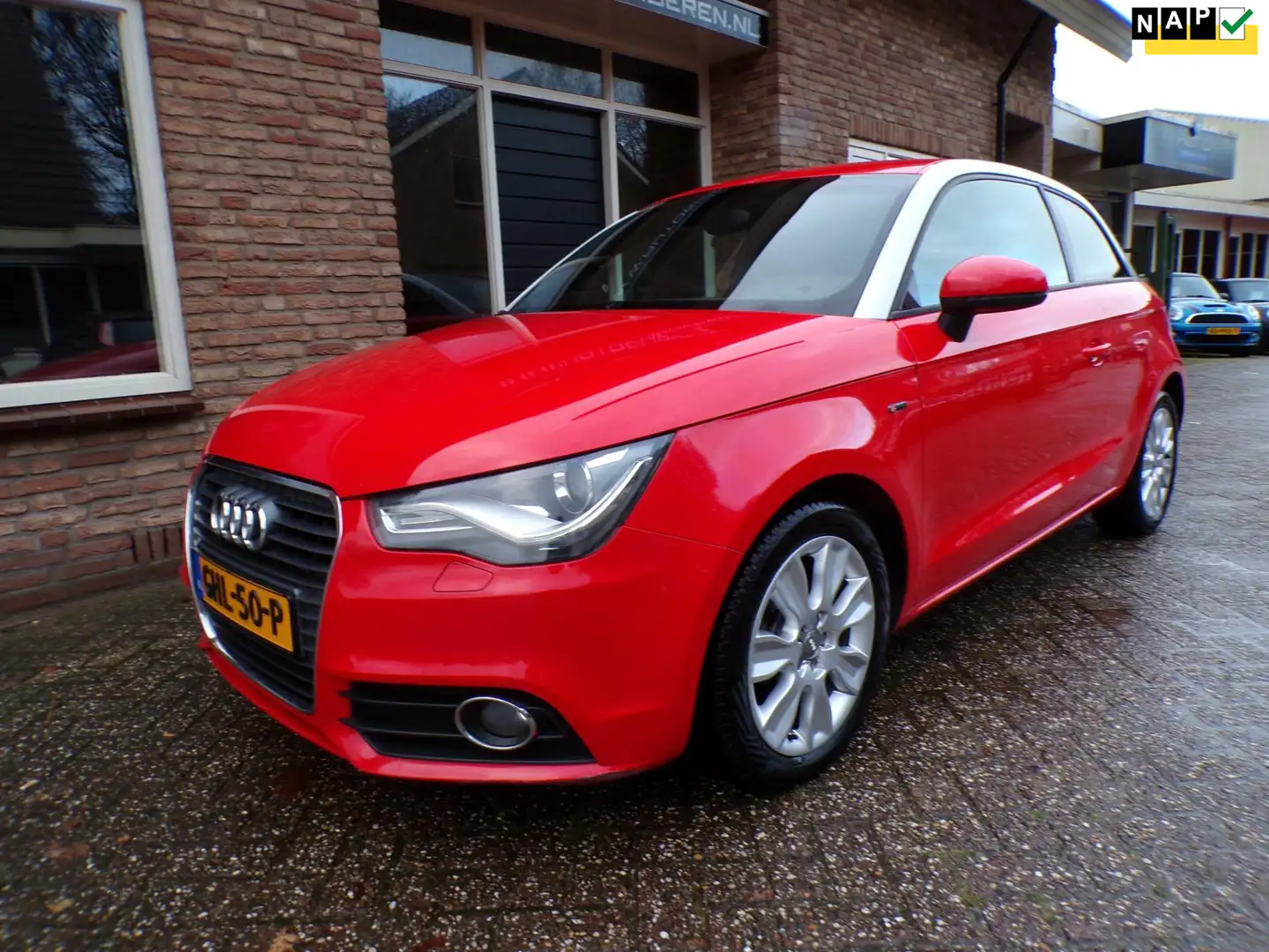 Audi A1 1.2 TFSI Ambition Pro Line Rood - 1