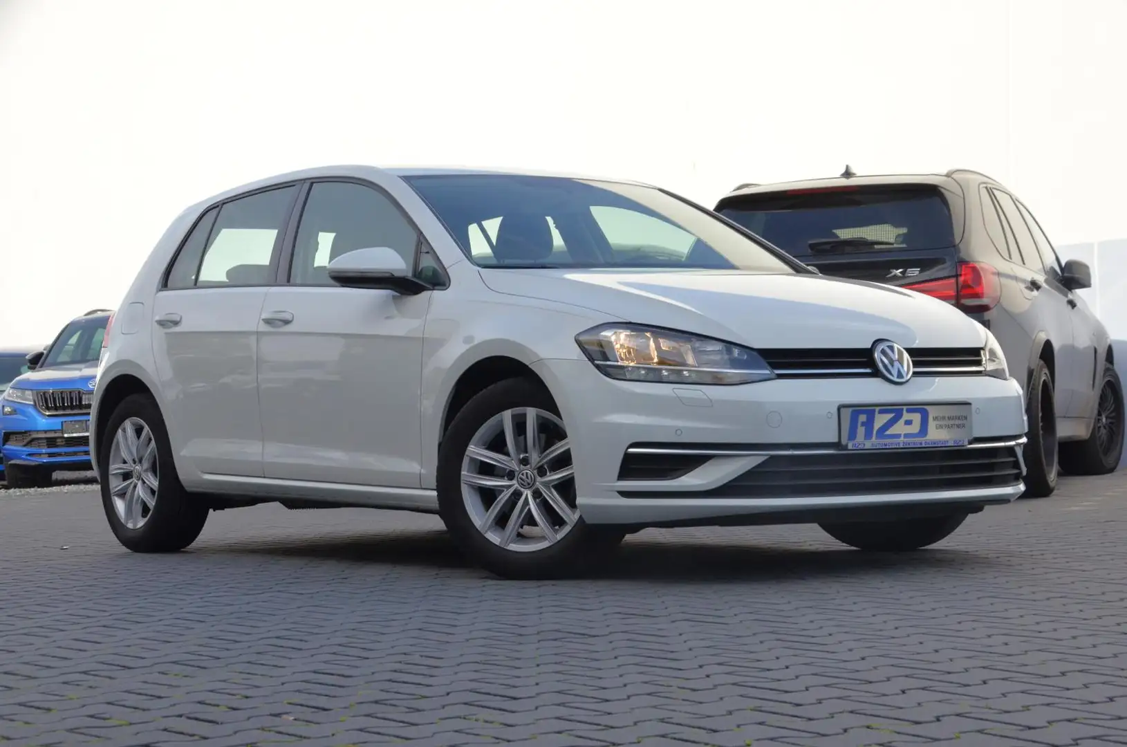 Volkswagen Golf 7 1.6 TDI AHK T-LEDER ACC SITZHZ MASSAGE Blanc - 2