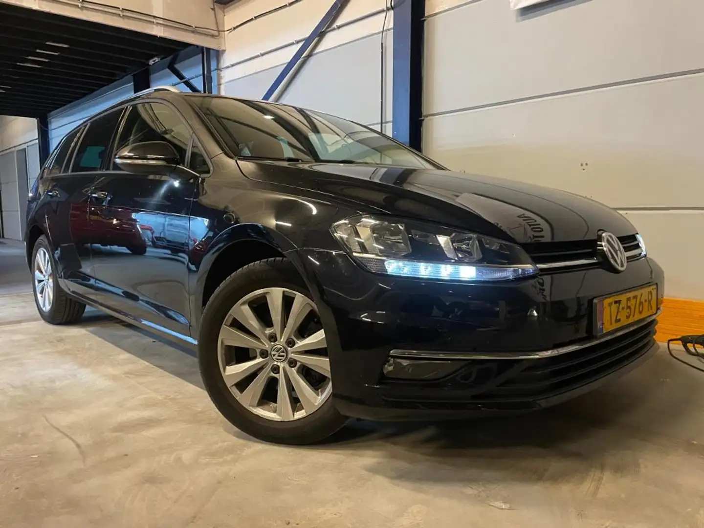 Volkswagen Golf Variant 1.0 TSI Comfortline * Apple Carplay - PDC * Negro - 2
