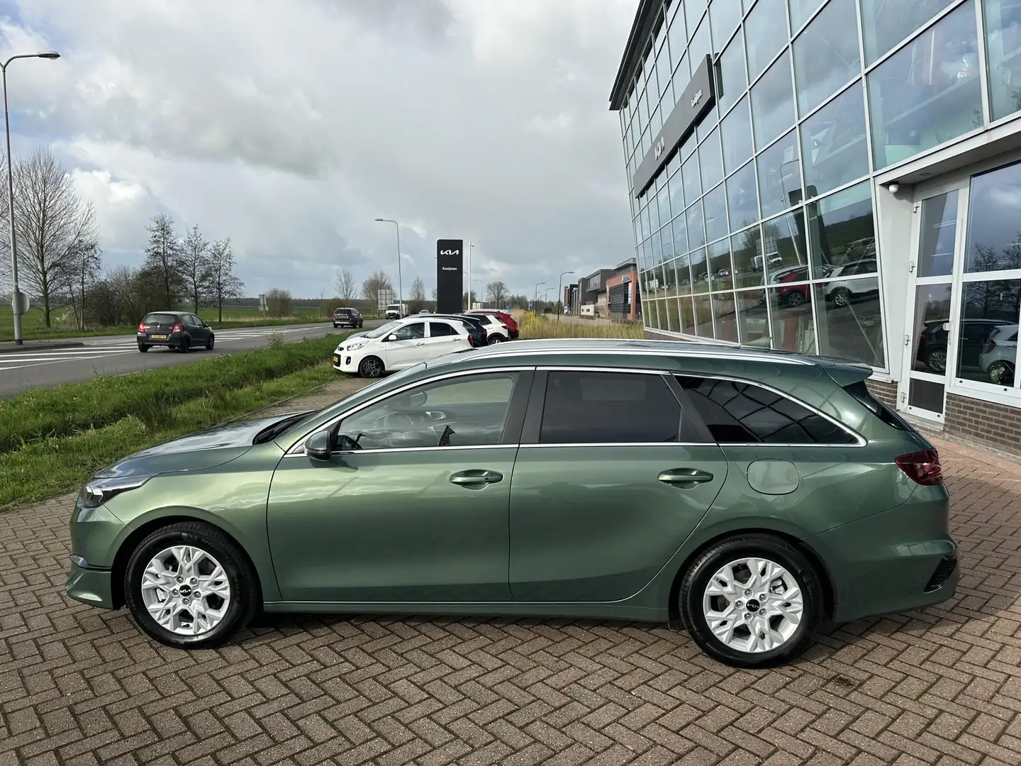 Kia Ceed SW / cee'd SW Sportswagon 1.0 T-GDi DynamicPlusLine | Trekhaak | Grün - 2