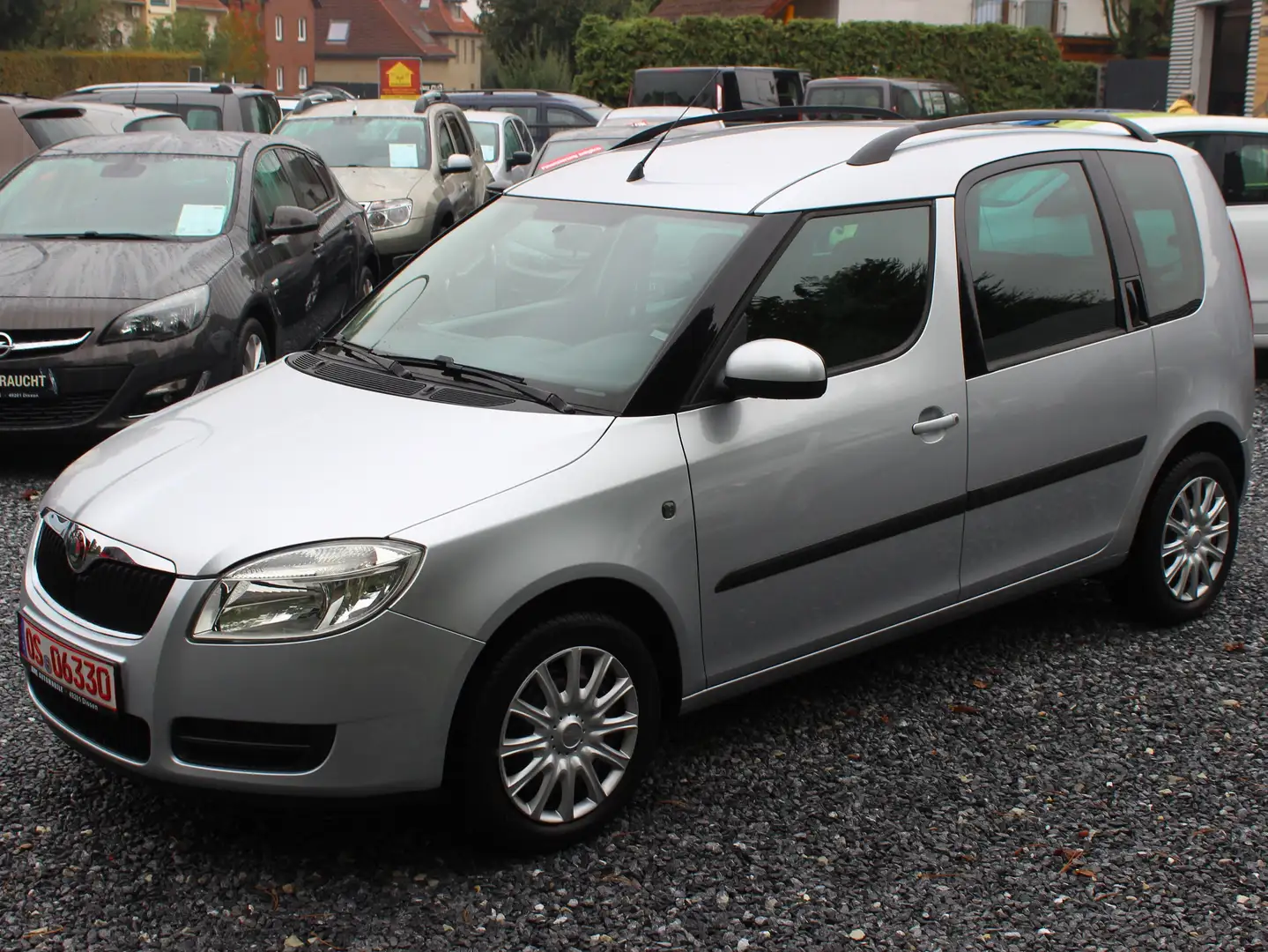 Skoda Roomster Plus Edition 1.4*1-Hand*HU.AU.NEU* Gris - 1