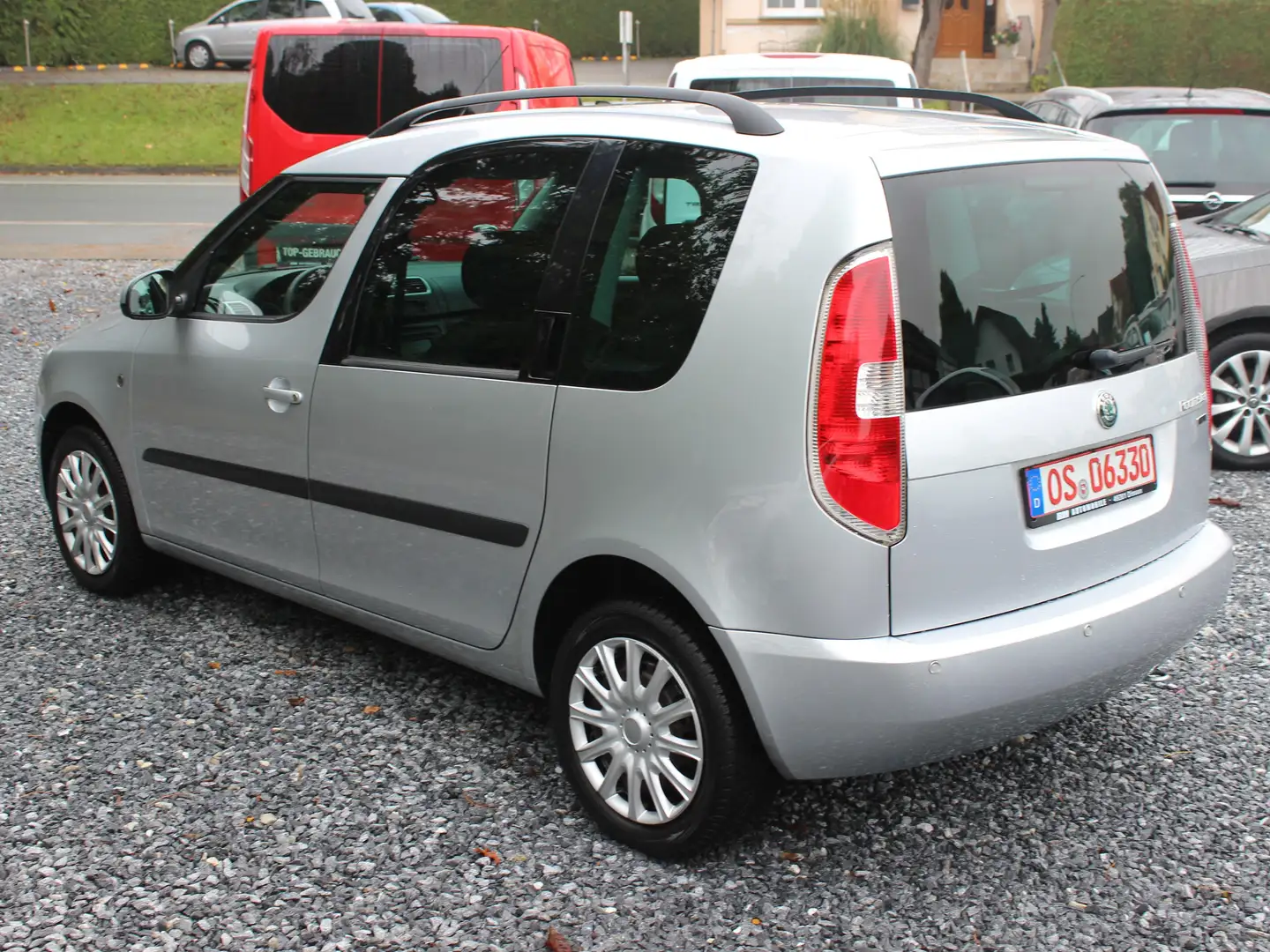 Skoda Roomster Plus Edition 1.4*1-Hand*HU.AU.NEU* Gris - 2