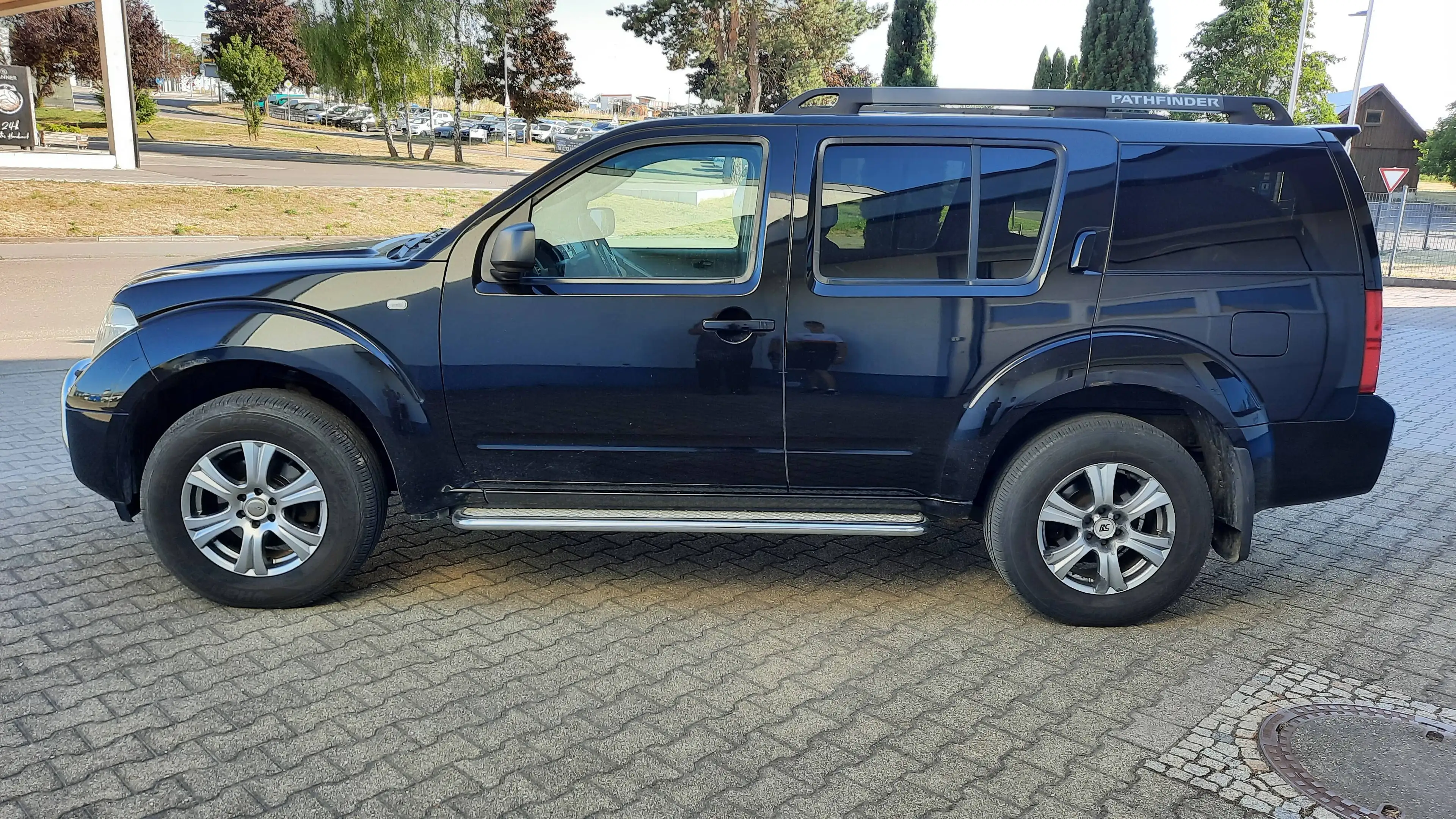 Nissan Pathfinder 2.5 dCi Elegance *Aus 1. Hand - 7 Sitzer - ALLRAD - KLIMAAUT* — photo 10