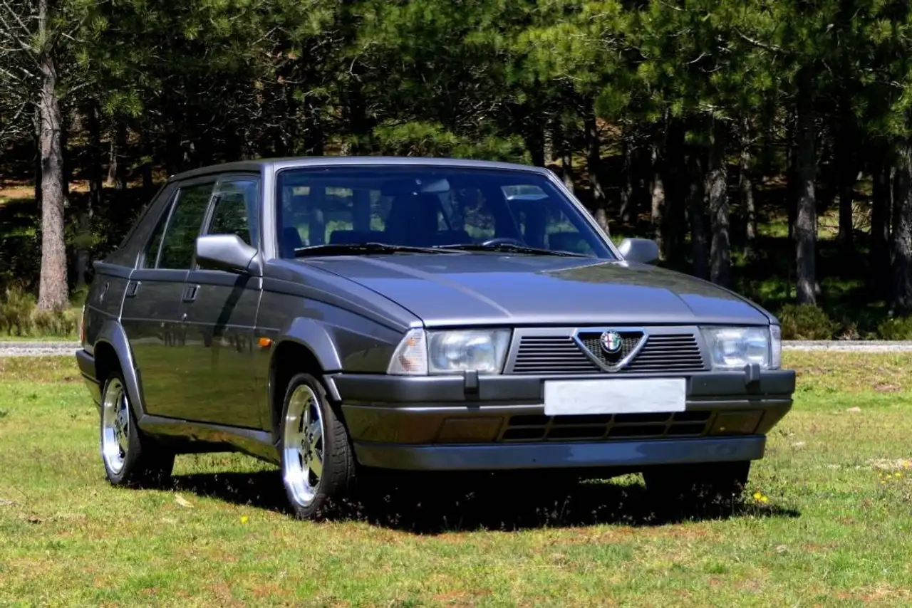 Alfa Romeo 75 2.0i ts, foto 5
