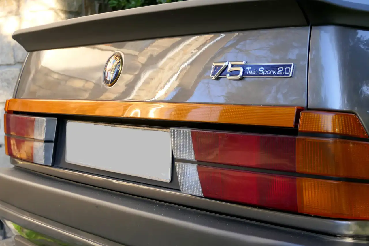 Alfa Romeo 75 2.0i ts, foto 6