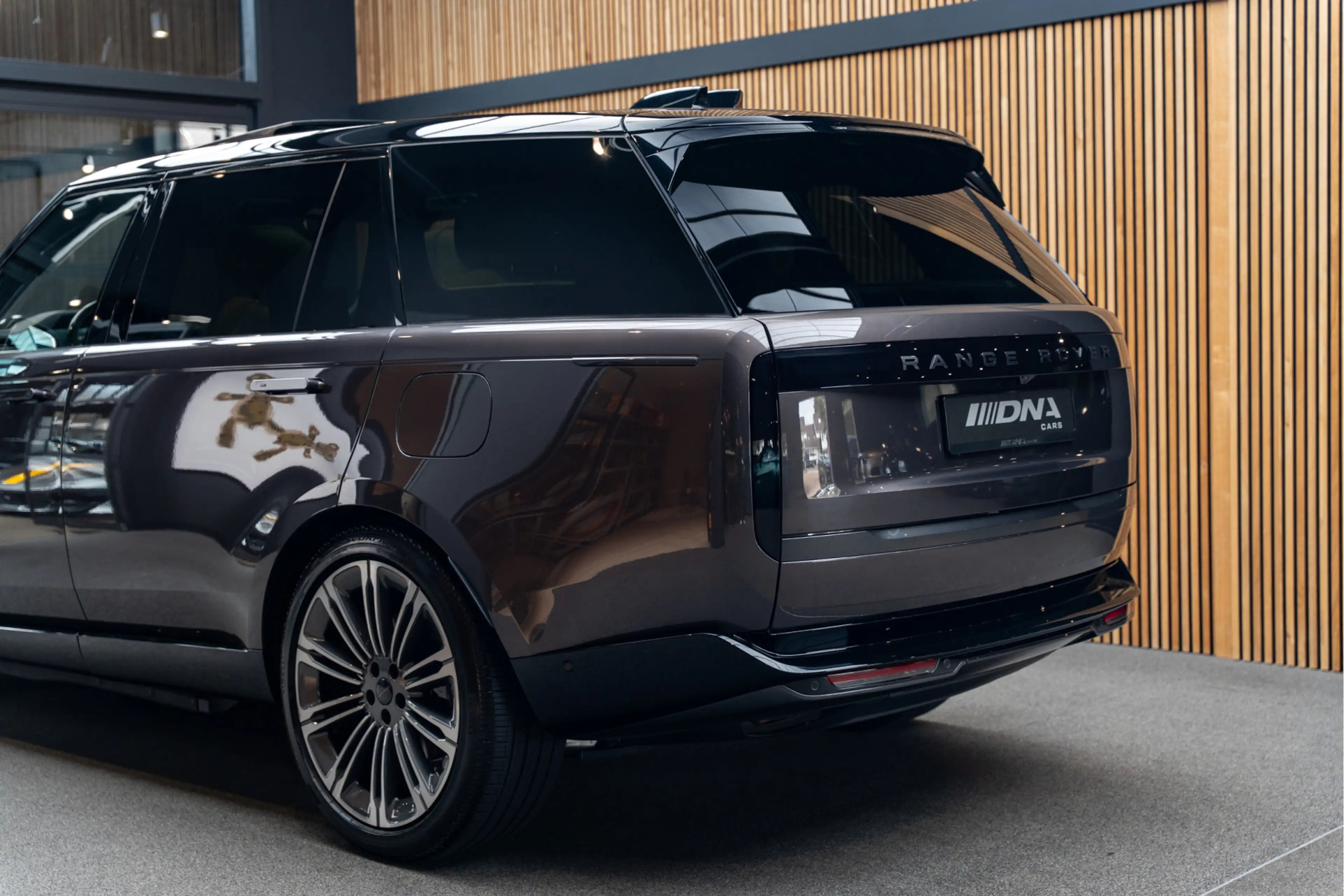 Land Rover Range Rover P460e LWB Autobiography 3.0 P460e LWB Autobiograph — photo 12