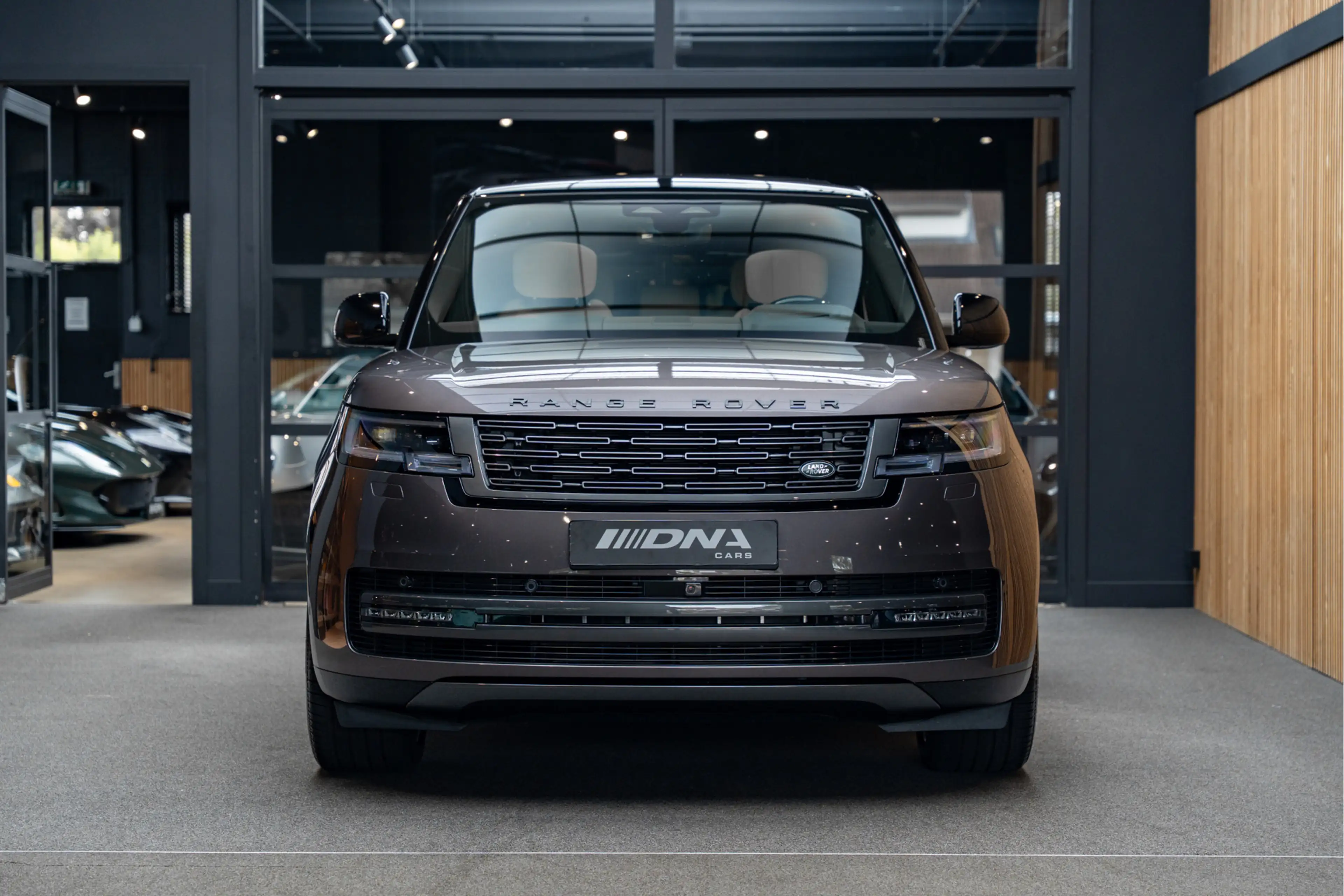 Land Rover Range Rover P460e LWB Autobiography 3.0 P460e LWB Autobiograph — photo 2