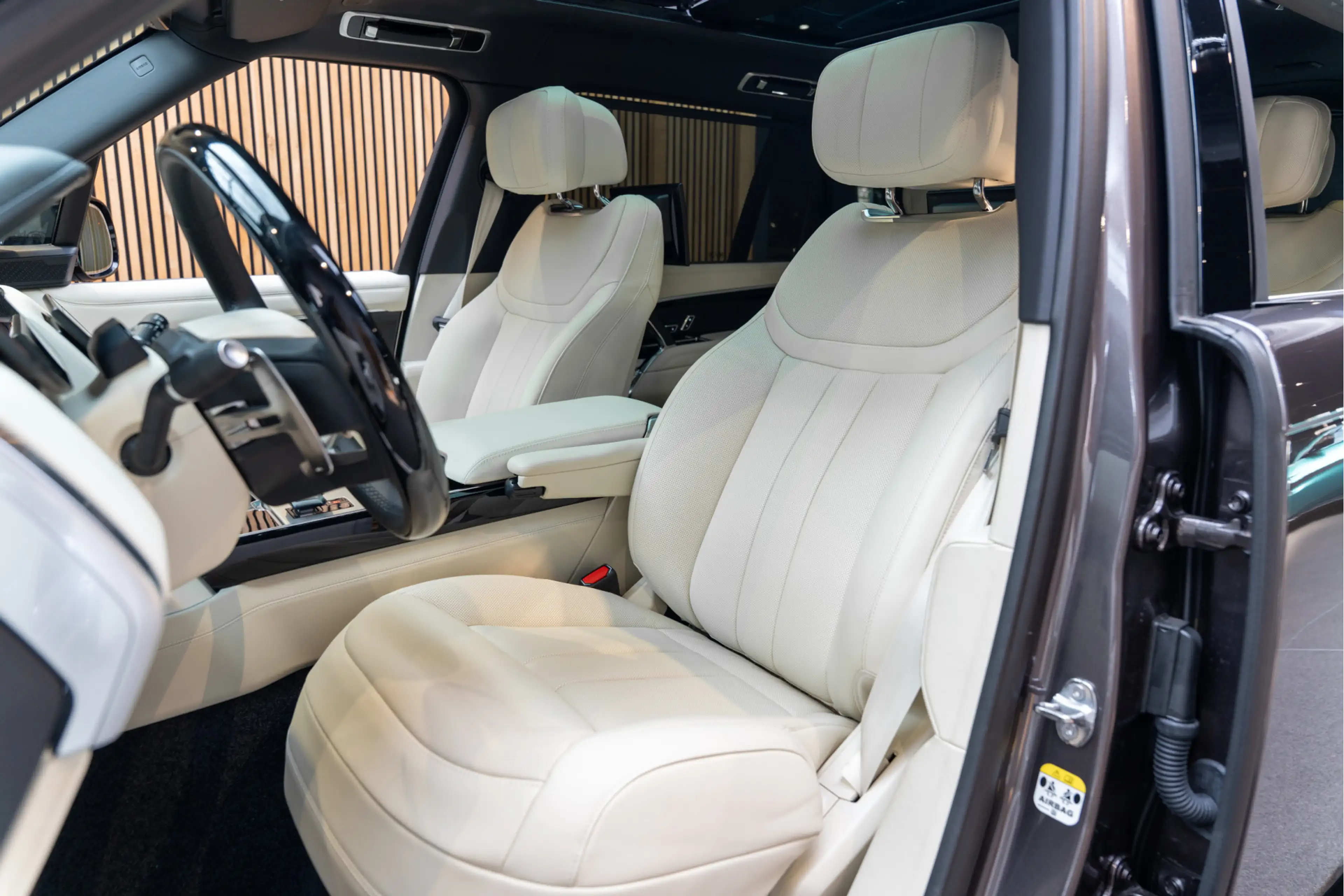 Land Rover Range Rover P460e LWB Autobiography 3.0 P460e LWB Autobiograph — photo 9