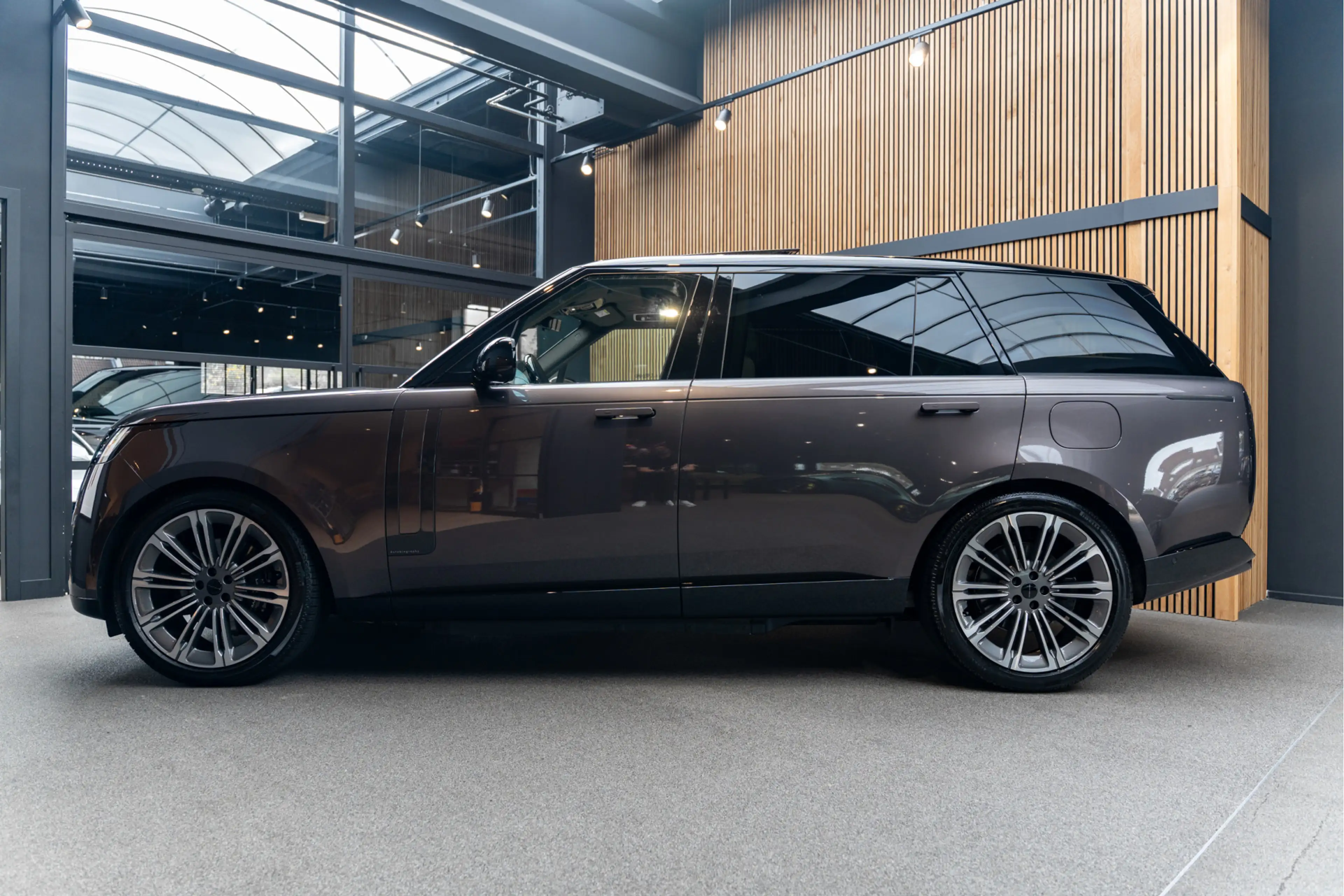 Land Rover Range Rover P460e LWB Autobiography 3.0 P460e LWB Autobiograph — photo 3