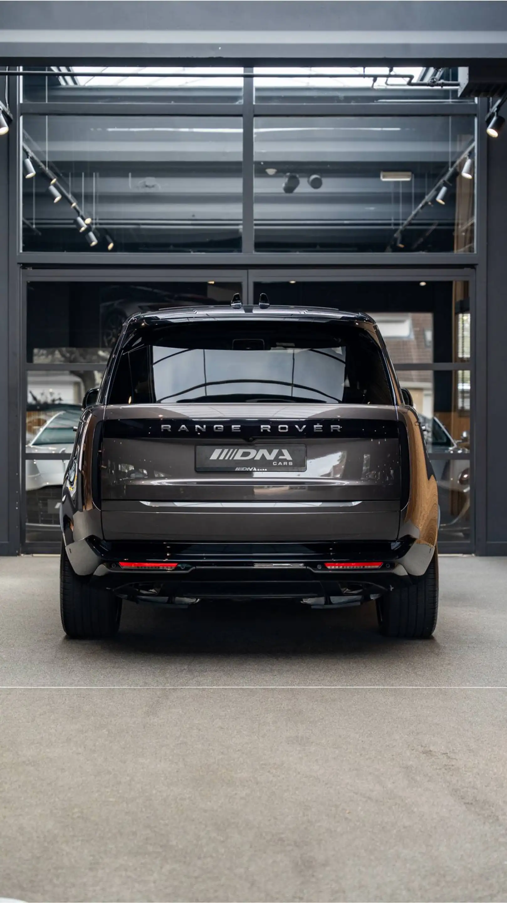 Land Rover Range Rover P460e LWB Autobiography 3.0 P460e LWB Autobiograph — photo 24