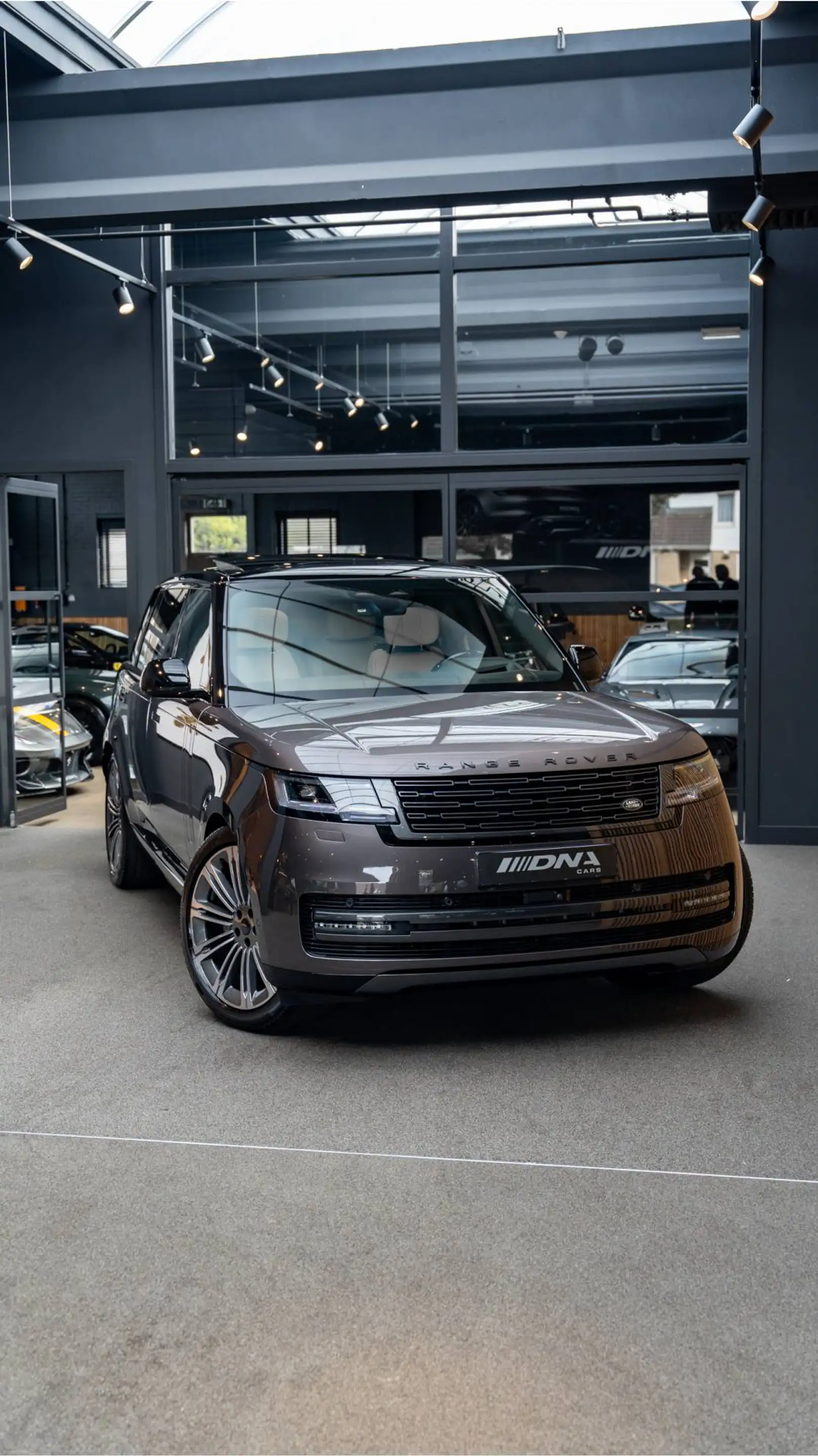 Land Rover Range Rover P460e LWB Autobiography 3.0 P460e LWB Autobiograph — photo 19