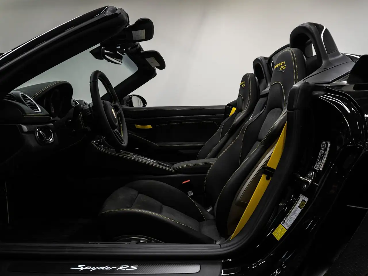 Porsche 718 Spyder снимка Porsche 718 Spyder