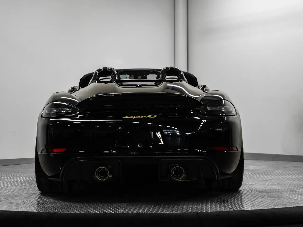 Porsche 718 Spyder снимка Porsche 718 Spyder