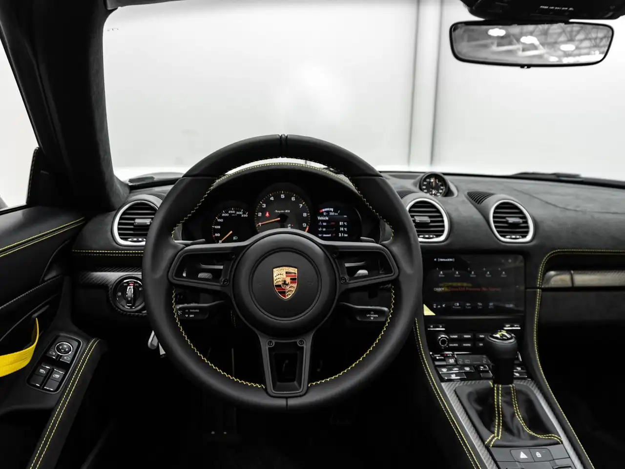 Porsche 718 Spyder снимка Porsche 718 Spyder