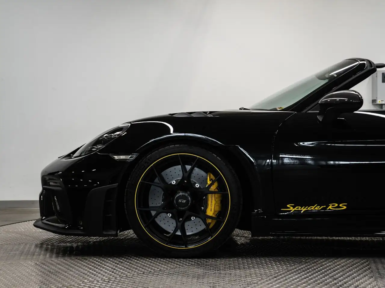 Porsche 718 Spyder снимка Porsche 718 Spyder
