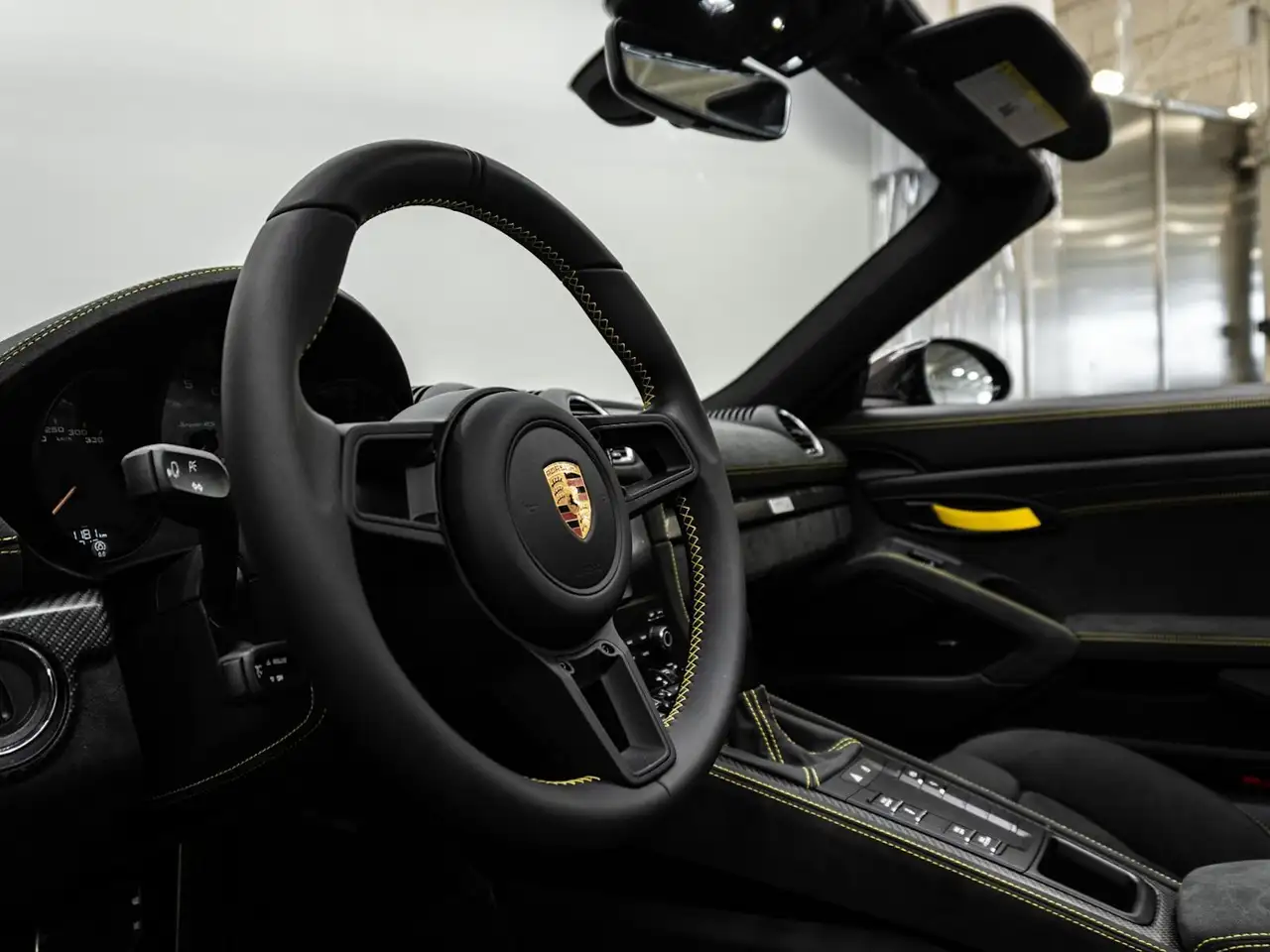 Porsche 718 Spyder снимка Porsche 718 Spyder