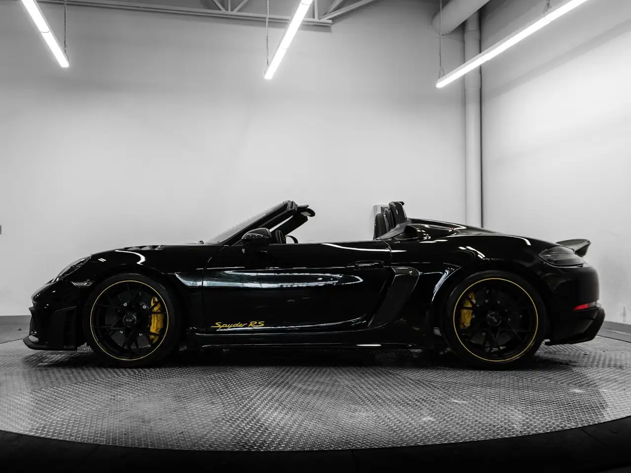 Porsche 718 Spyder снимка Porsche 718 Spyder
