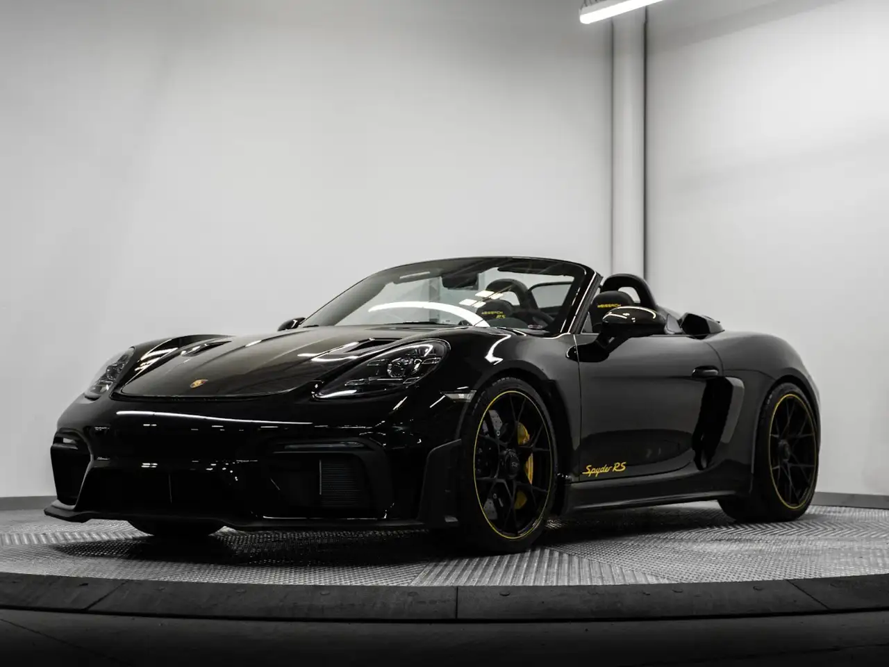 Porsche 718 Spyder снимка Porsche 718 Spyder