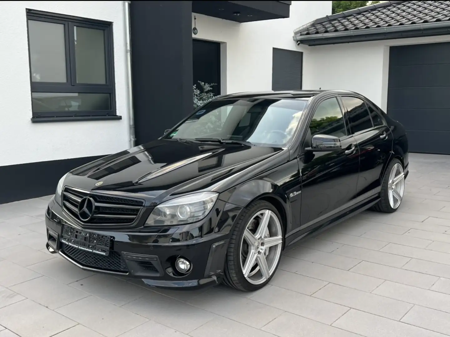 Mercedes-Benz C 63 AMG C 63 AMG/Deutsch/Gepflegt/Kamera/Navi/PDC/2.hand Schwarz - 1